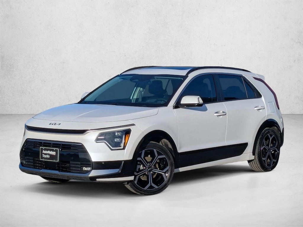 Used 2023 Kia Niro SX Touring SUV