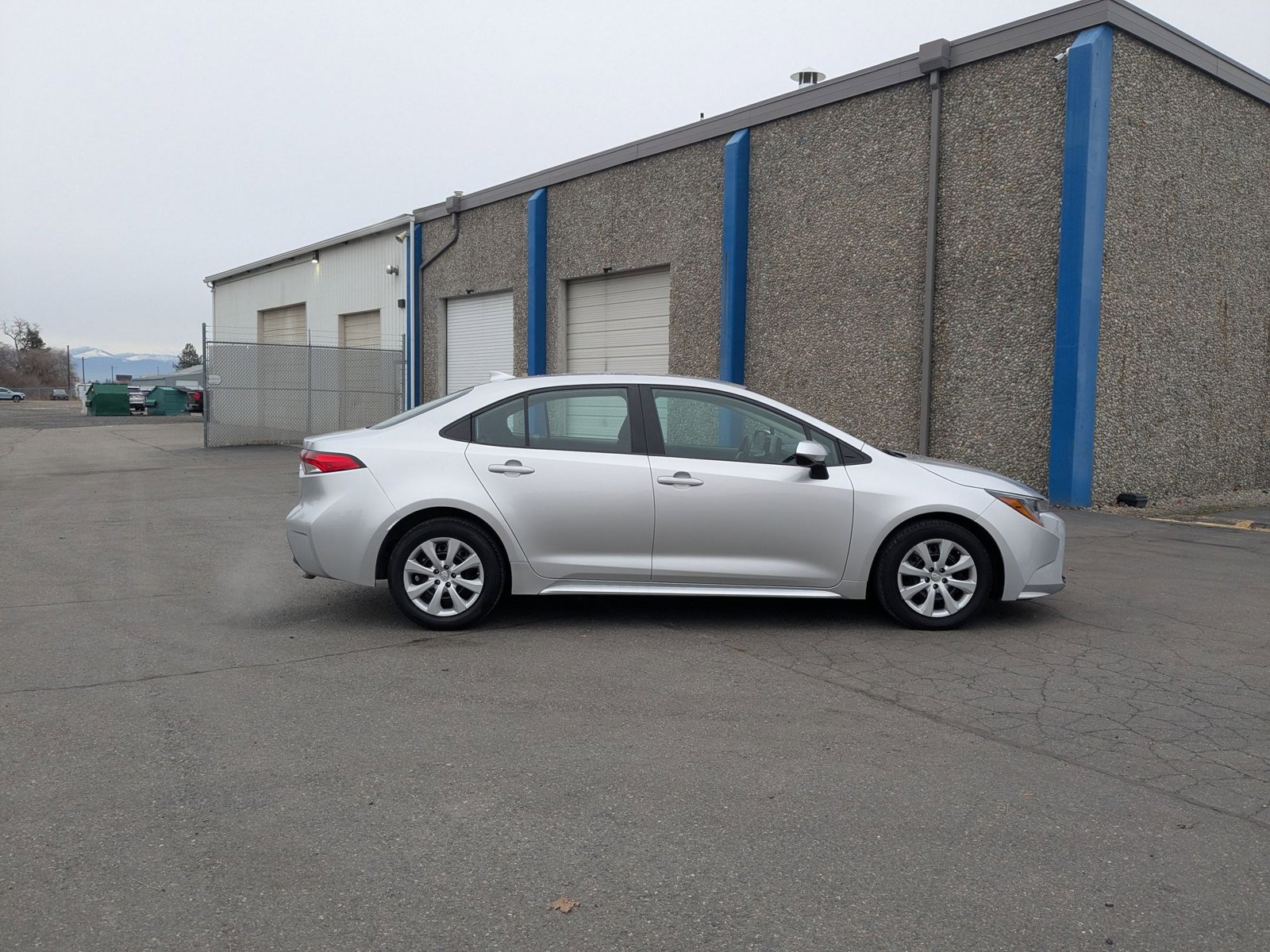 2023 Toyota Corolla LE photo 4