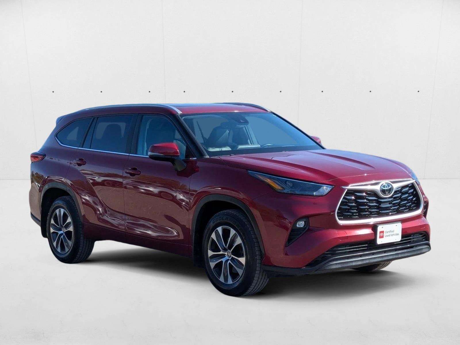 2023 Toyota Highlander XLE photo 3