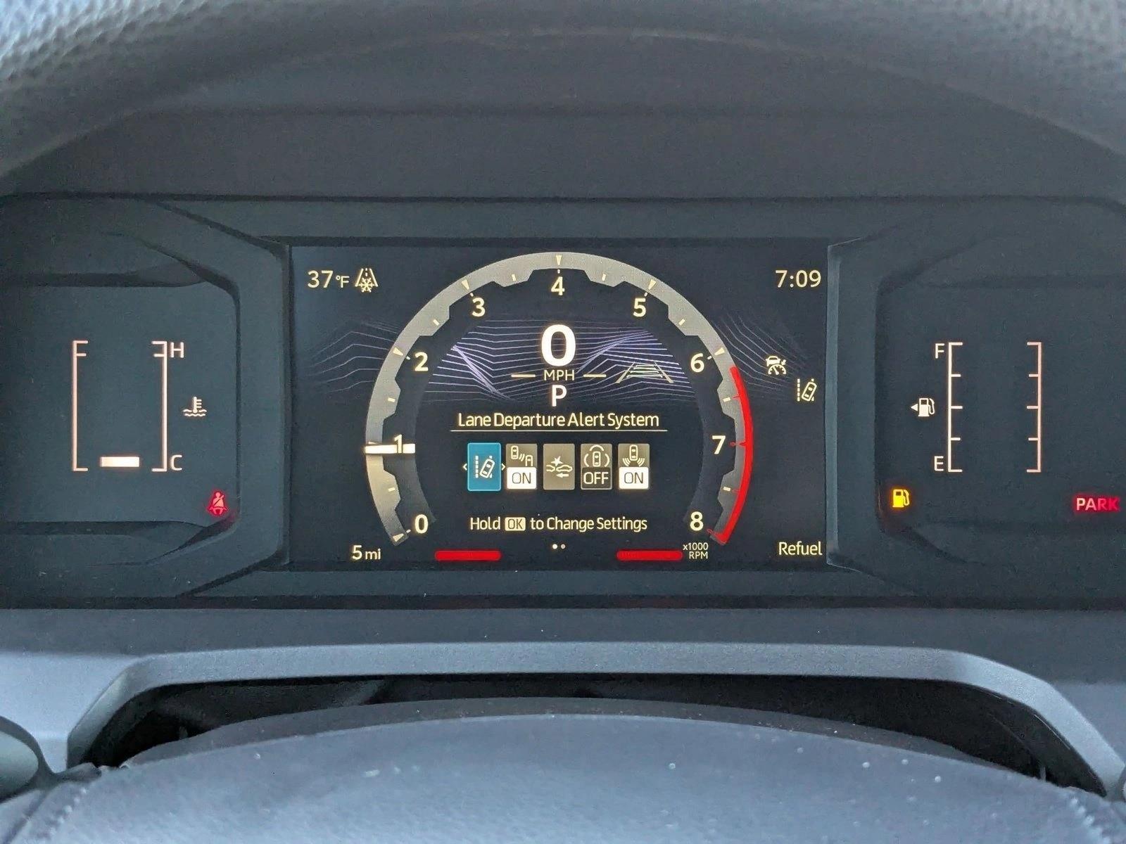 2026 Toyota Tacoma SR5 - Photo 11