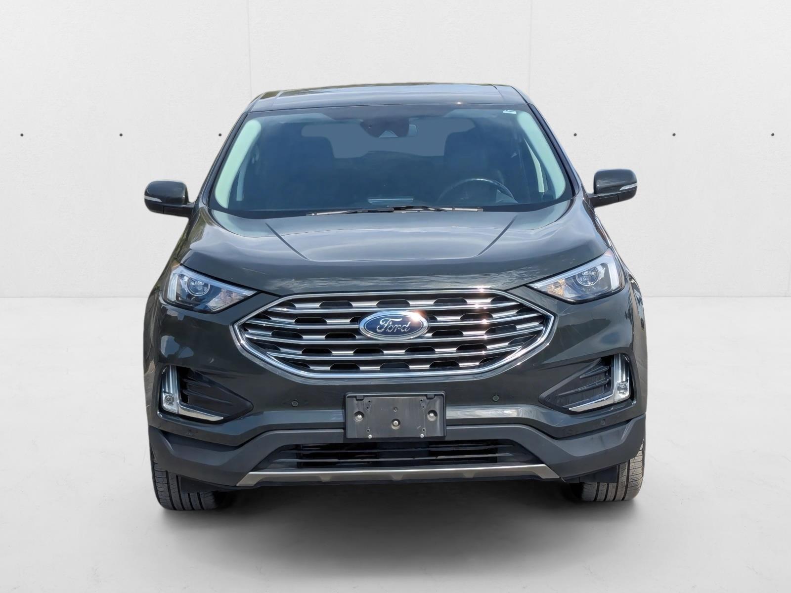 2023 Ford Edge Titanium photo 2