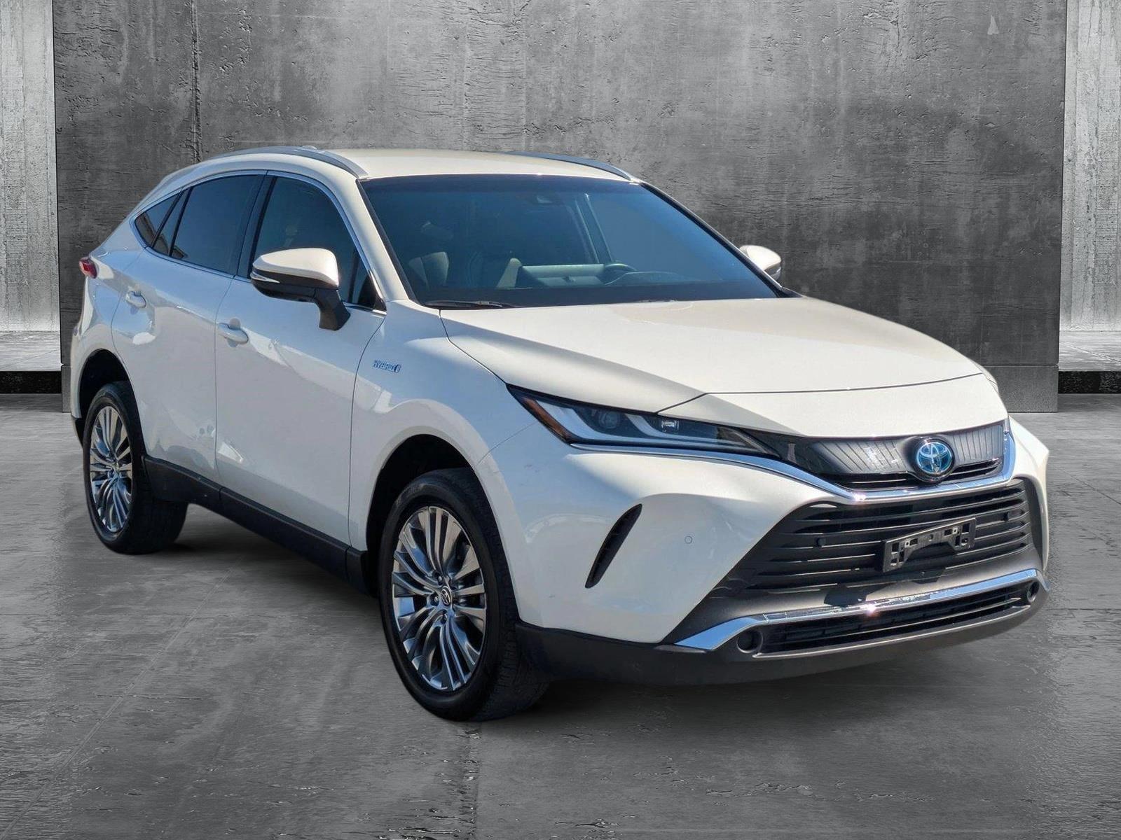 2021 Toyota Venza XLE photo 3