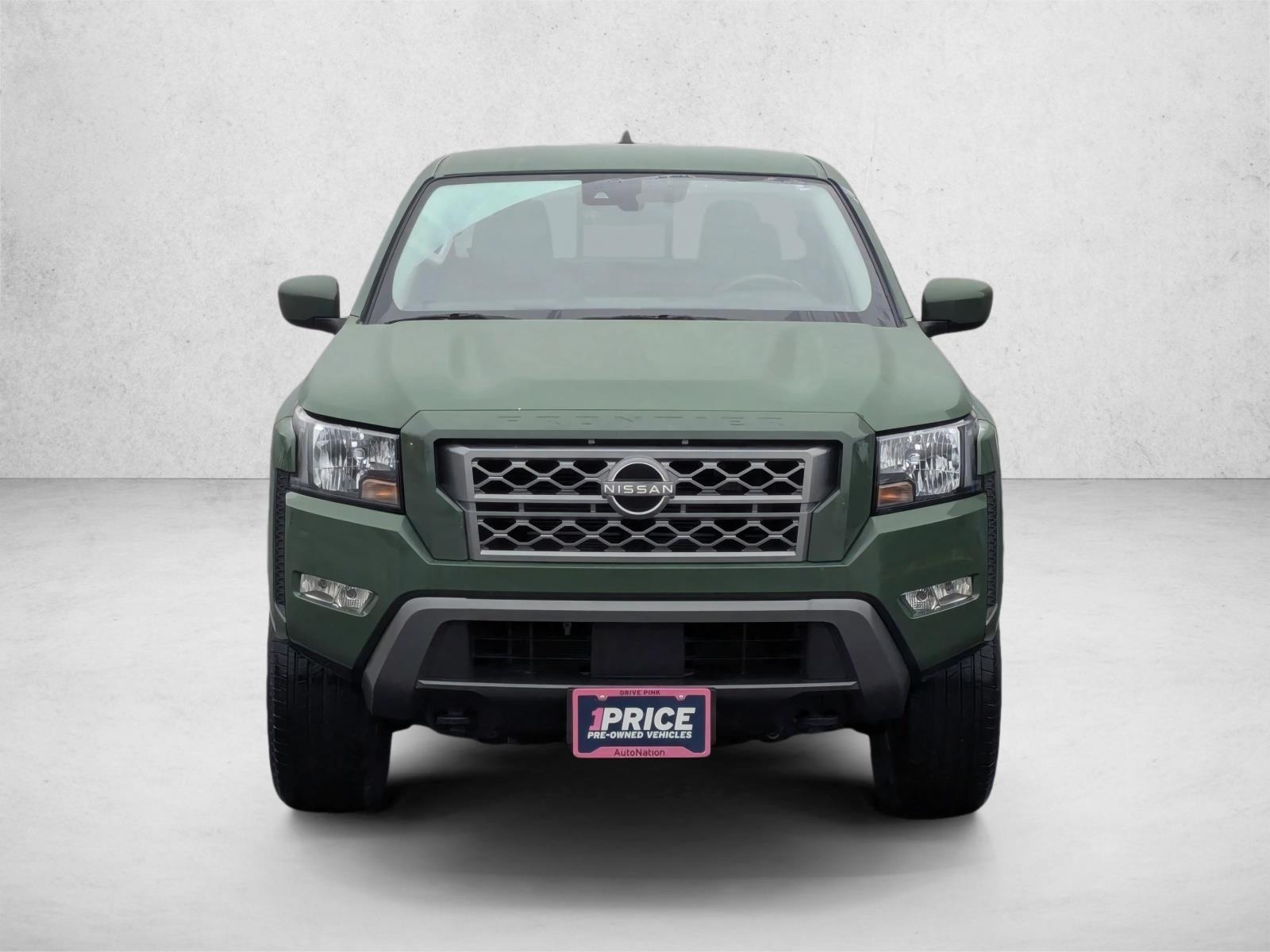 2022 Nissan Frontier Crew Cab SV photo 2