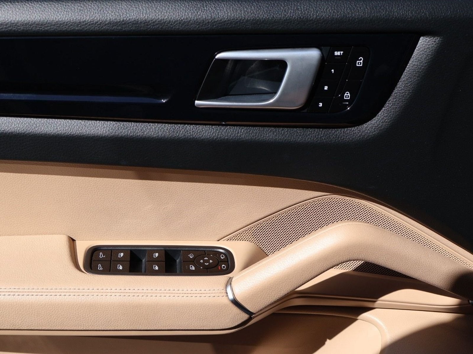 2021 Porsche Cayenne Base - Photo 13