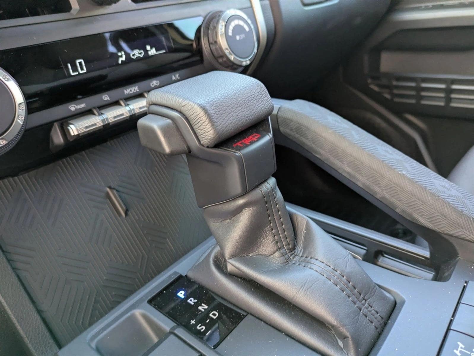 2025 Toyota Tacoma TRD Off Road - Photo 12