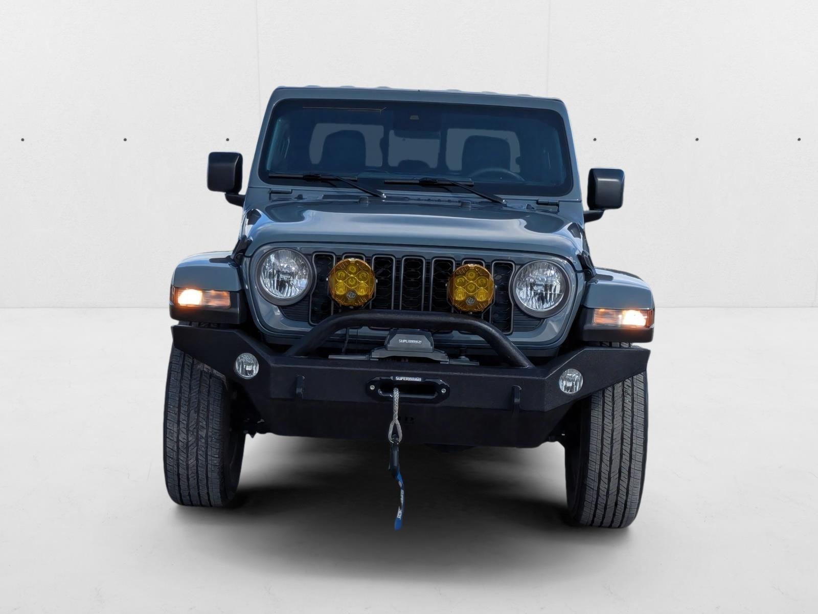 2024 Jeep Gladiator Sport photo 2