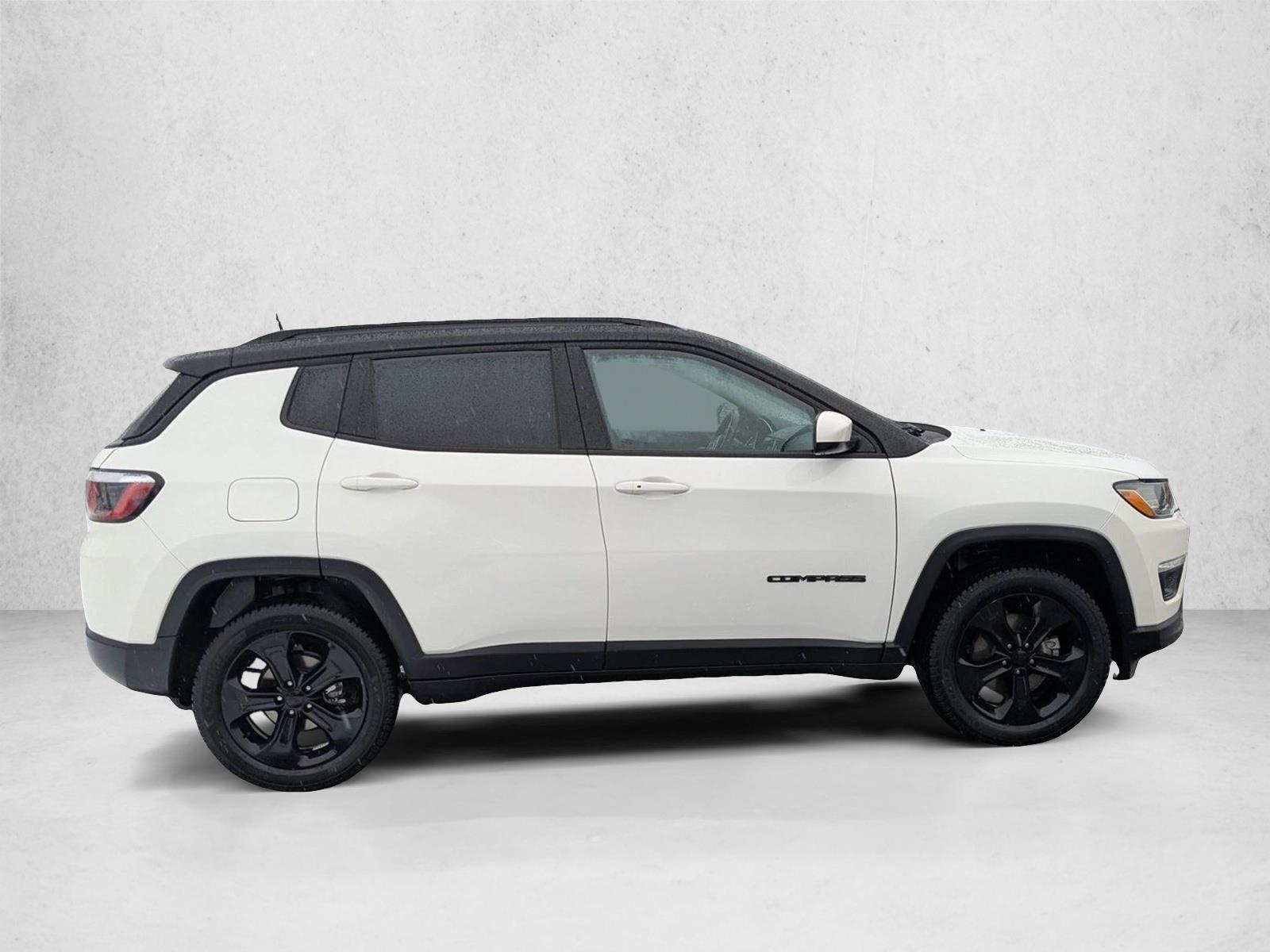 2019 Jeep Compass Latitude photo 2