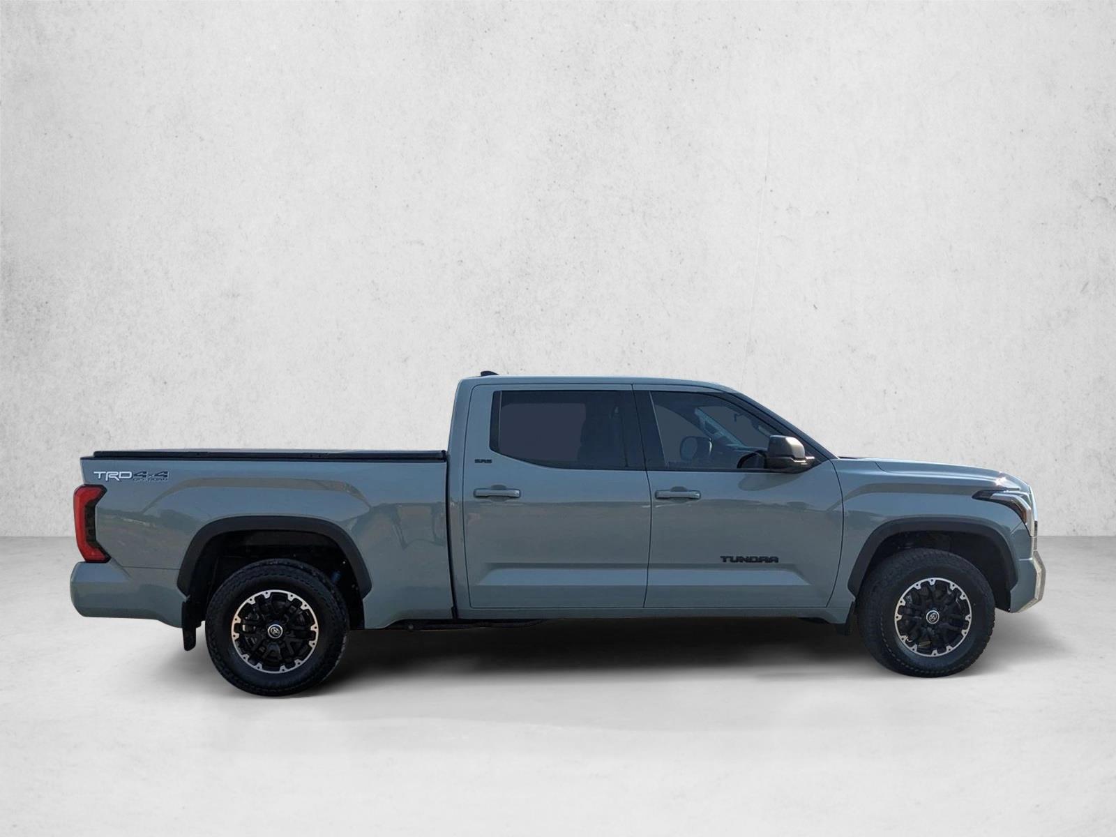 2023 Toyota Tundra SR5 CrewMax photo 4
