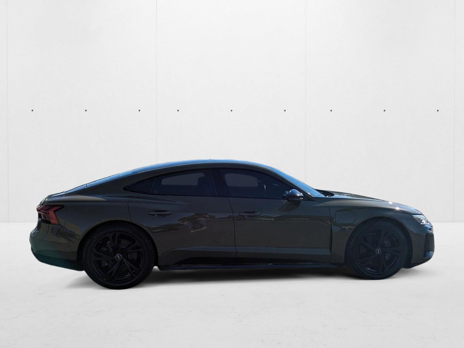 2022 Audi e-tron GT Premium Plus photo 4
