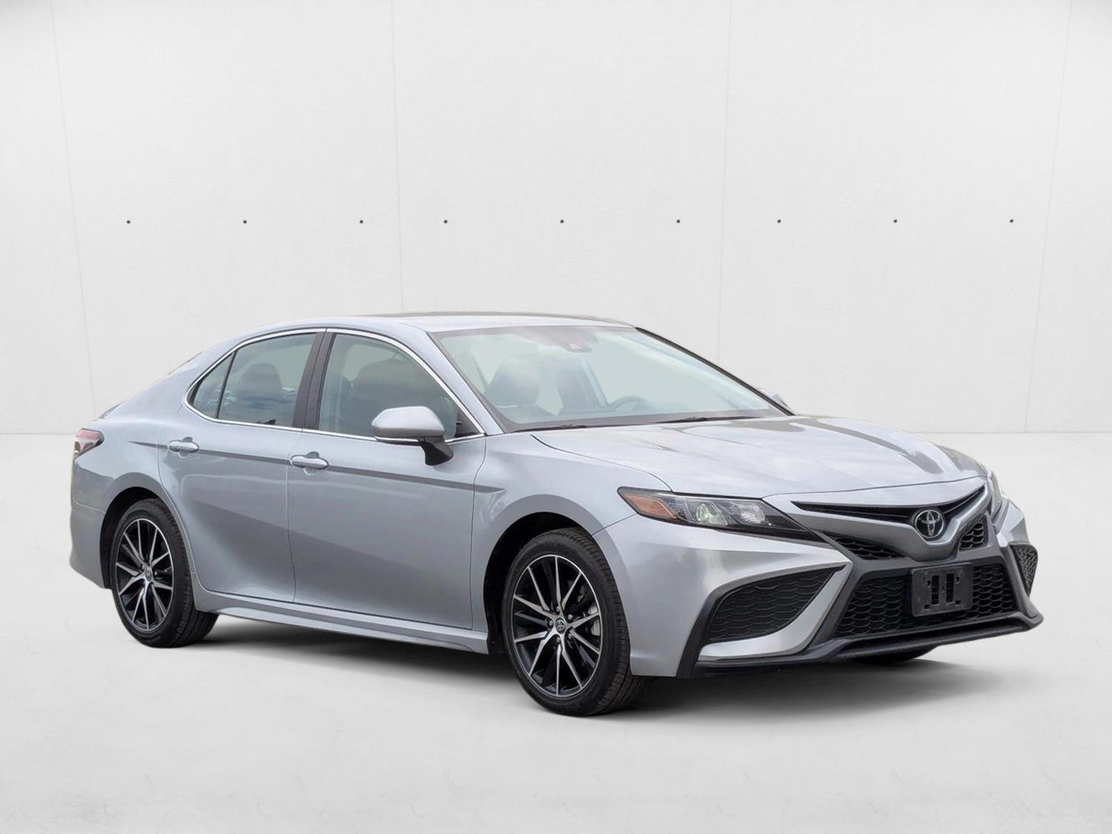 2023 Toyota Camry SE photo 3