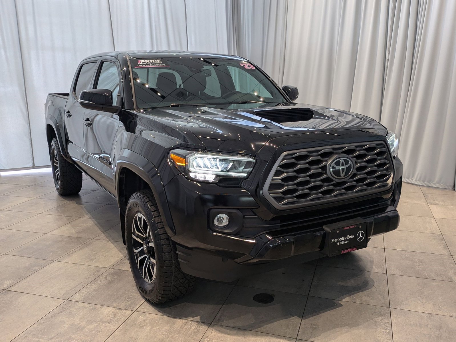 2023 Toyota Tacoma TRD Sport V6 photo 3