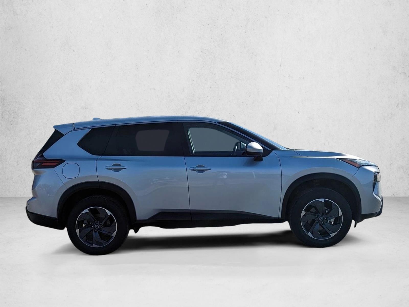 2024 Nissan Rogue SV photo 4