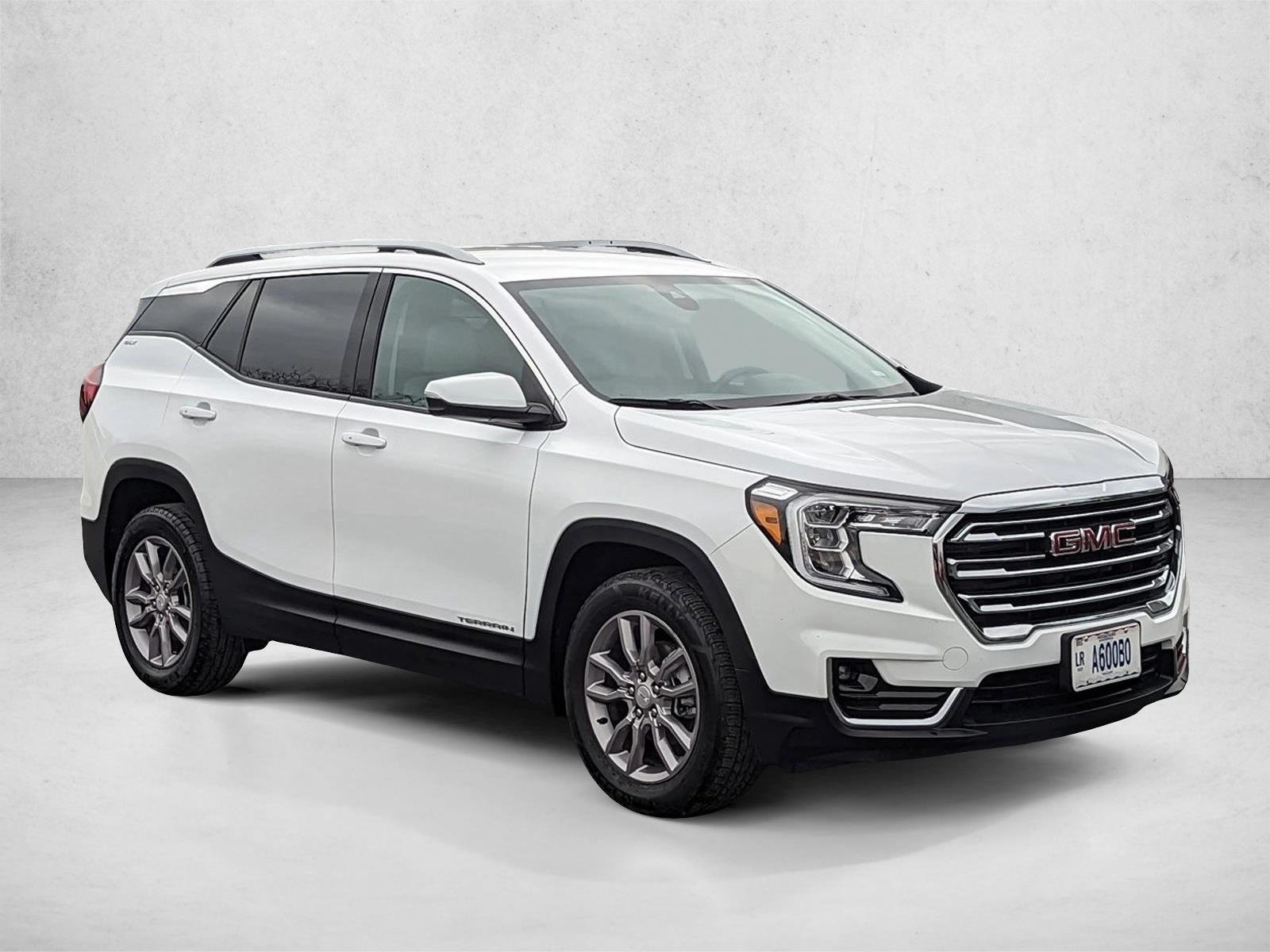 2024 Gmc Terrain SLT photo 2