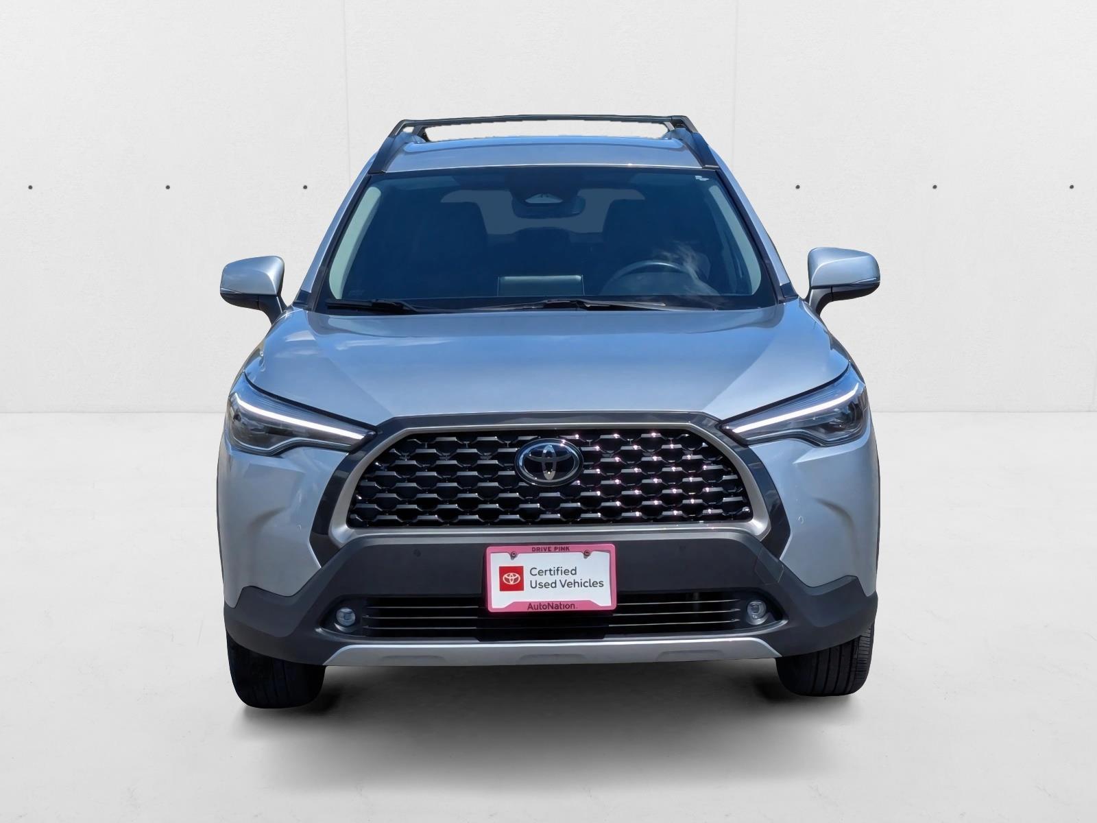 2023 Toyota Corolla Cross XLE photo 2