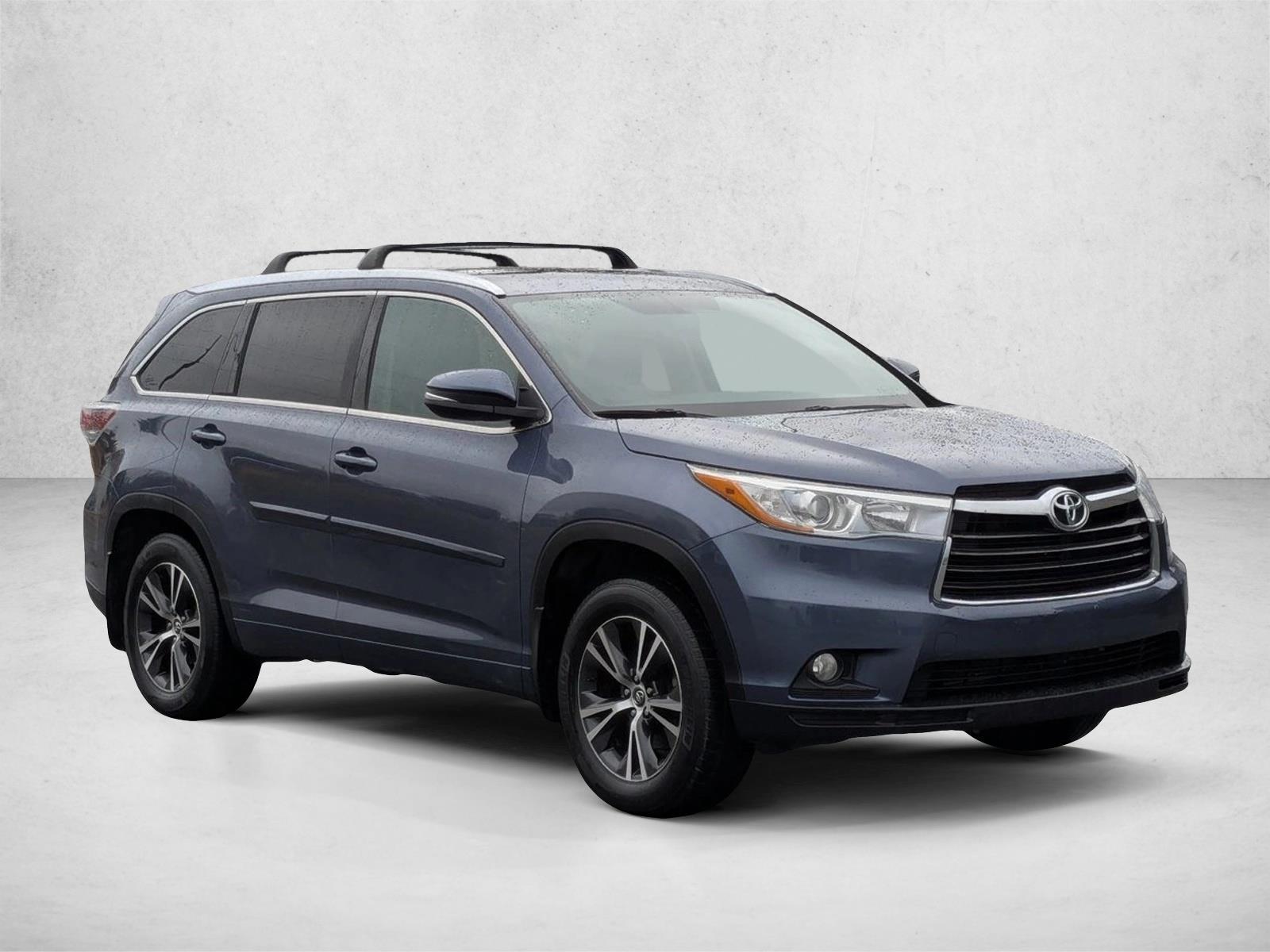 2016 Toyota Highlander XLE photo 3