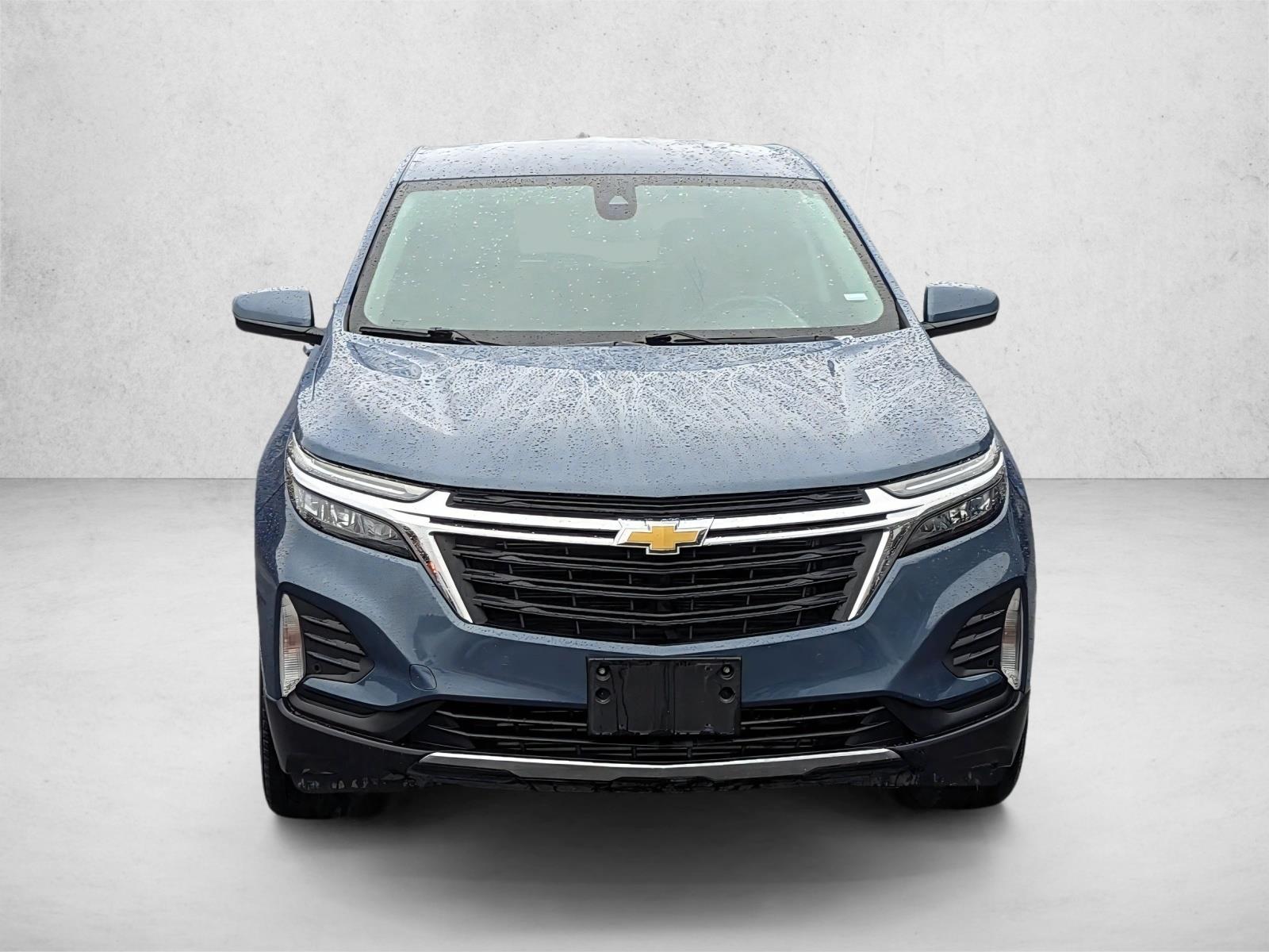 2024 Chevrolet Equinox LT photo 2