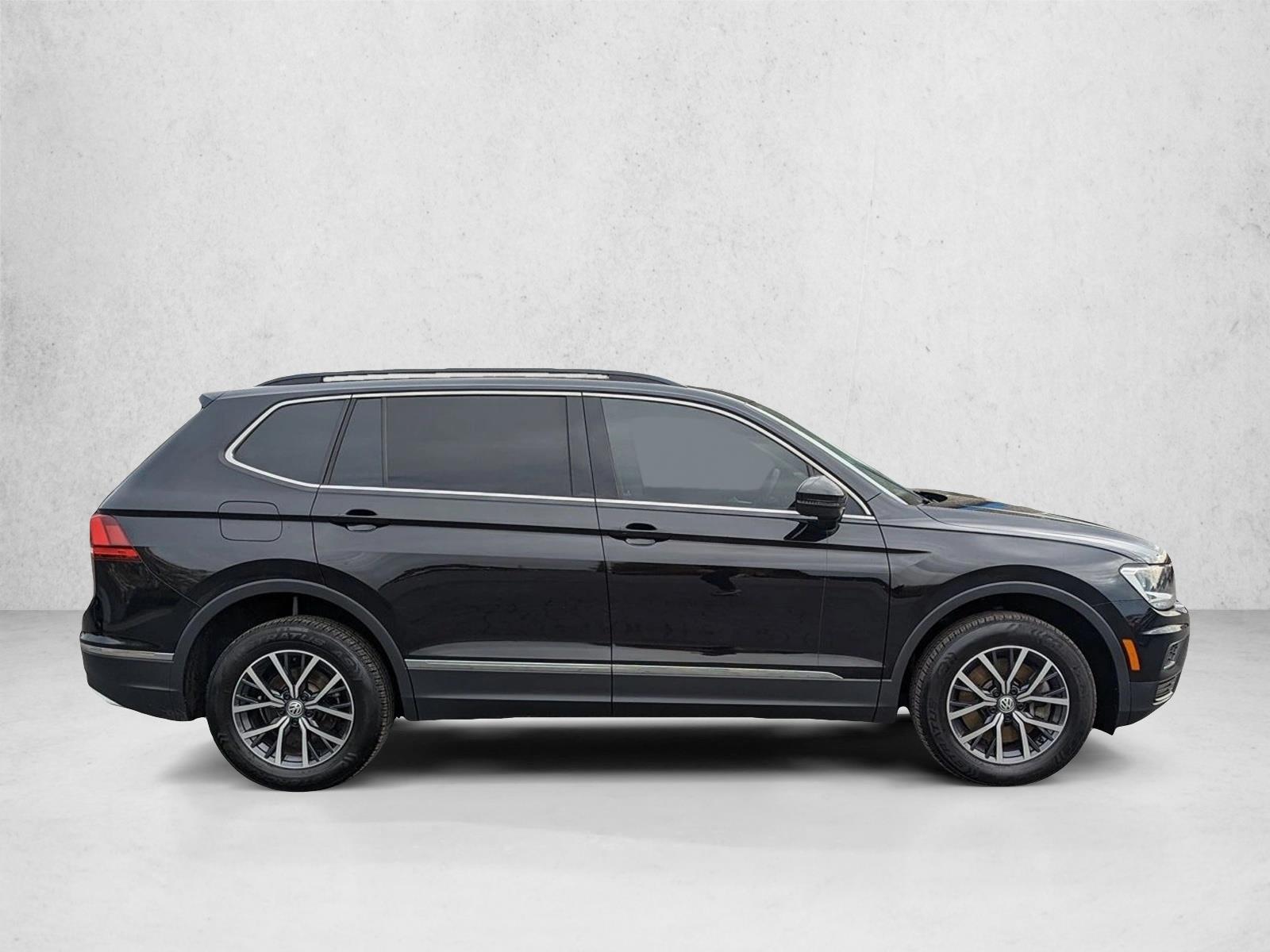 2020 Volkswagen Tiguan SE photo 2