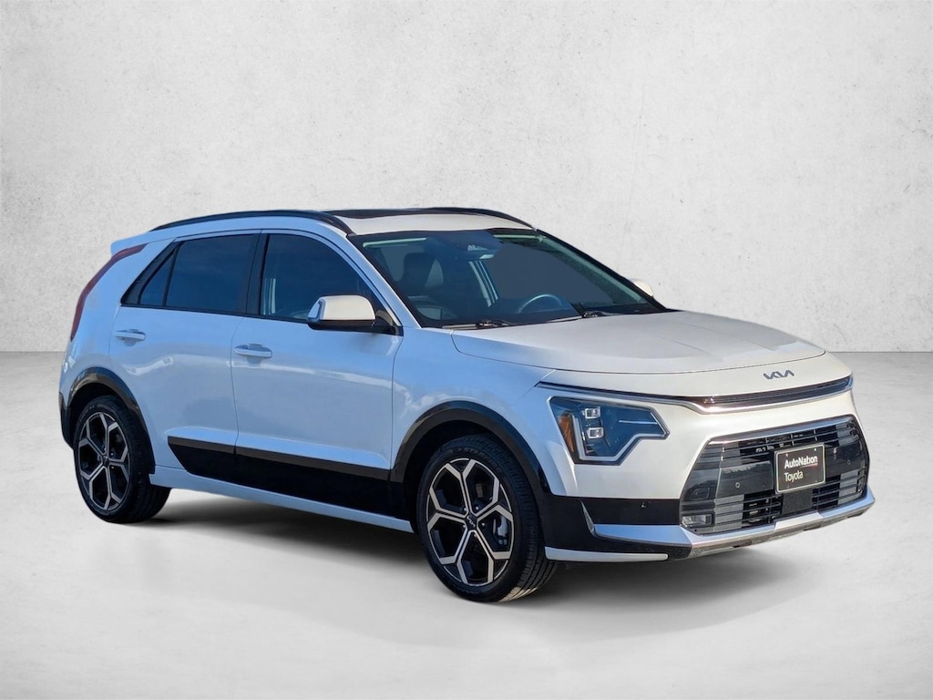 Used 2023 Kia Niro SX Touring SUV
