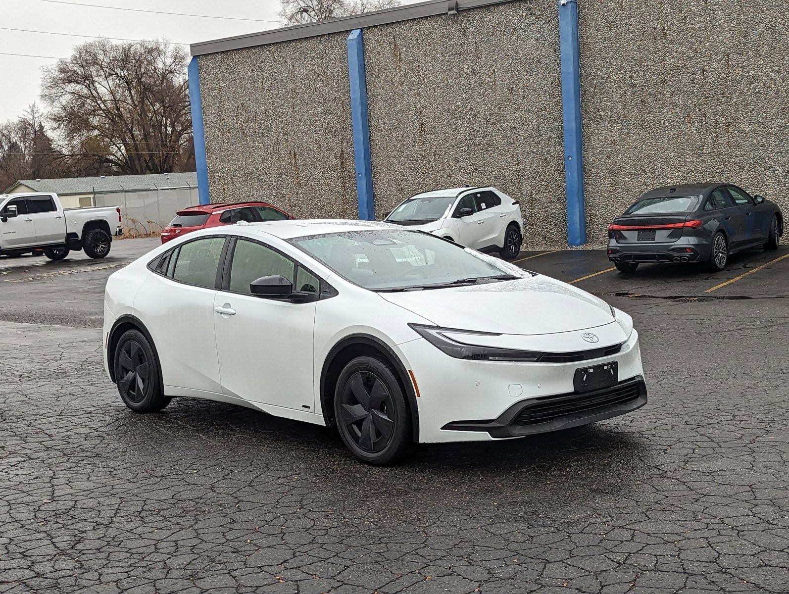 2023 Toyota Prius LE photo 3