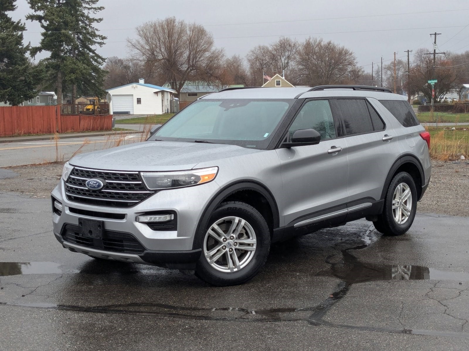 2023 Ford Explorer XLT's photo