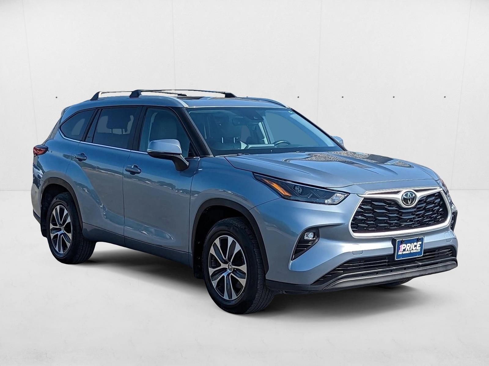 2023 Toyota Highlander XLE photo 3