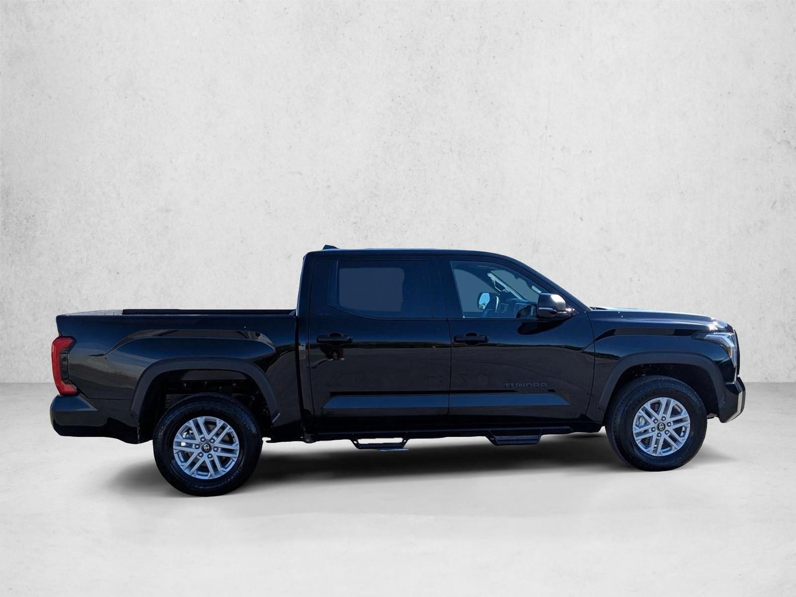 2026 Toyota Tundra SR5 CrewMax photo 4