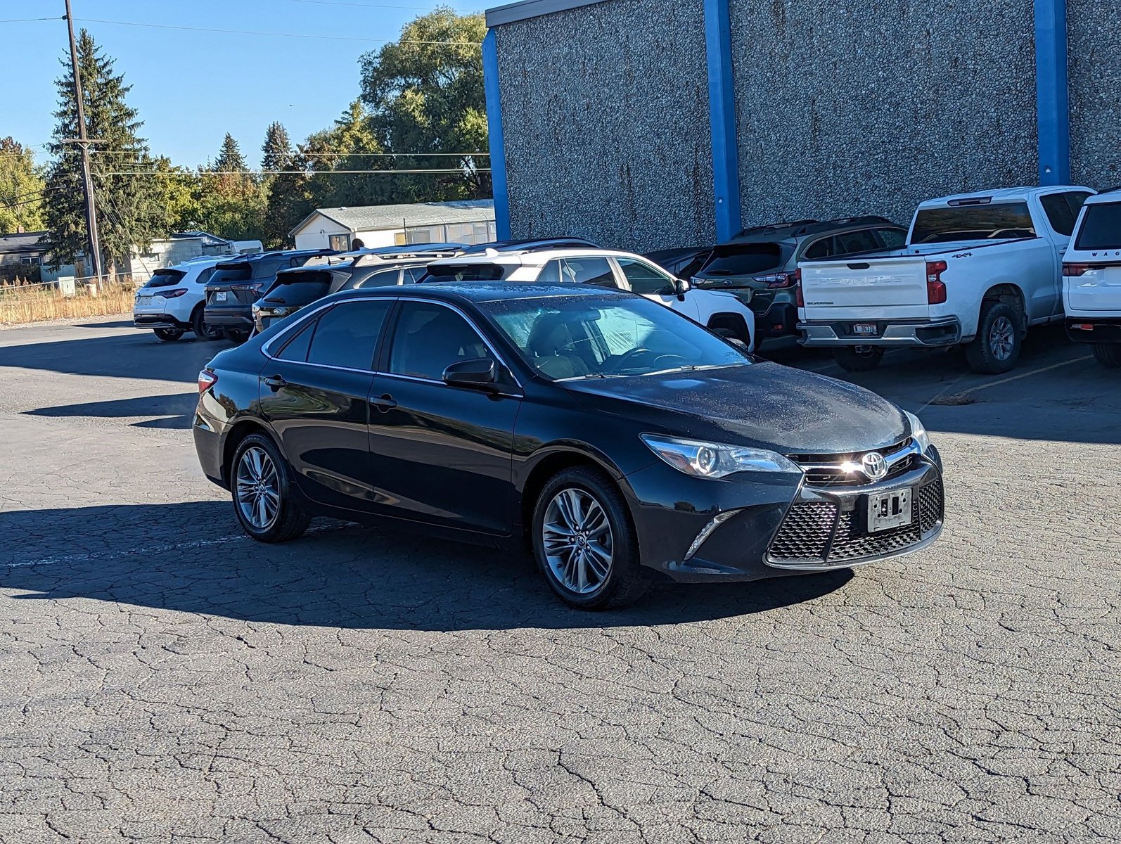 2015 Toyota Camry SE photo 3