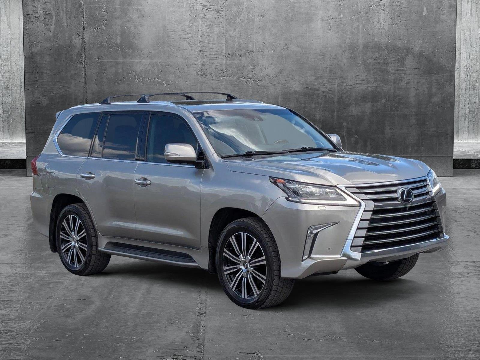 2018 Lexus LX 570 photo 3