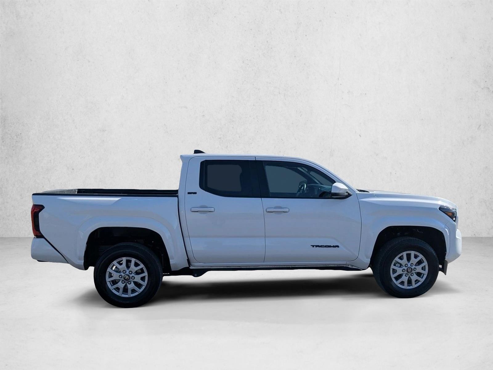 2025 Toyota Tacoma SR5 Double Cab photo 4
