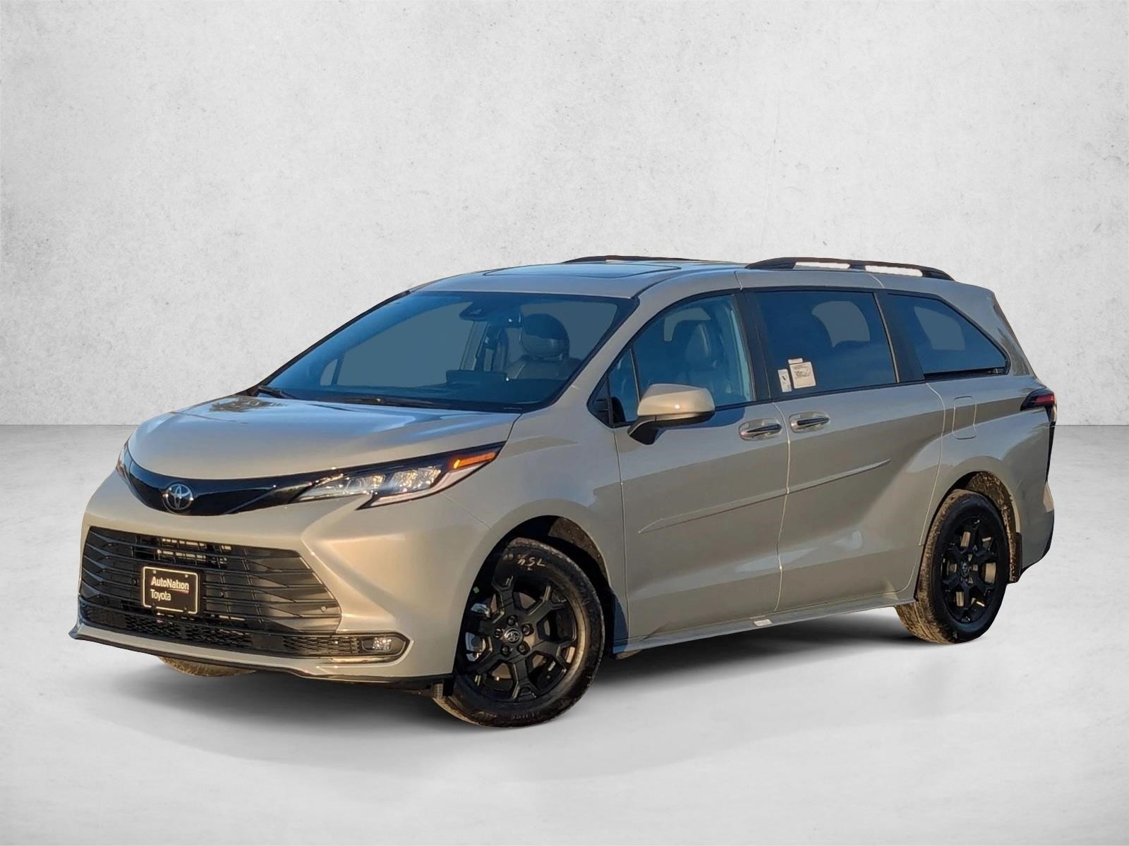 2026 Toyota Sienna Woodland Edition's photo