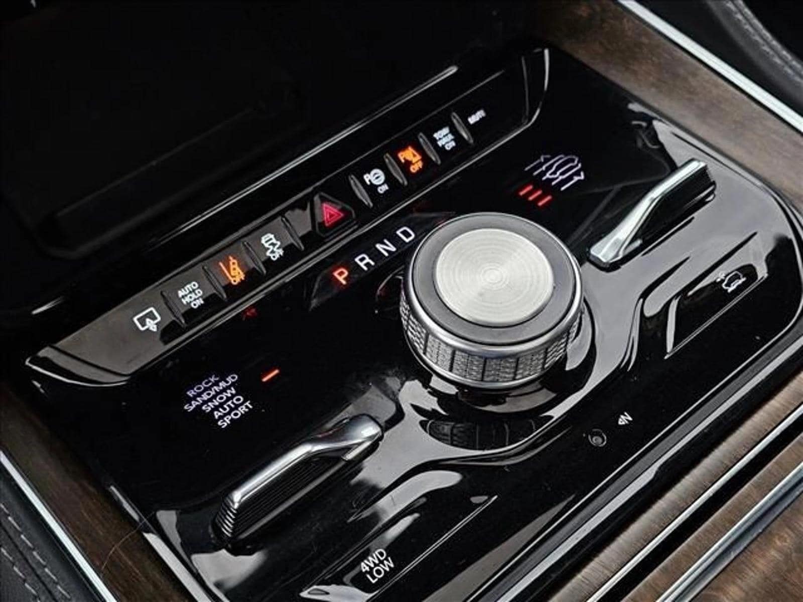 2023 Jeep Grand Wagoneer Series I - Photo 25