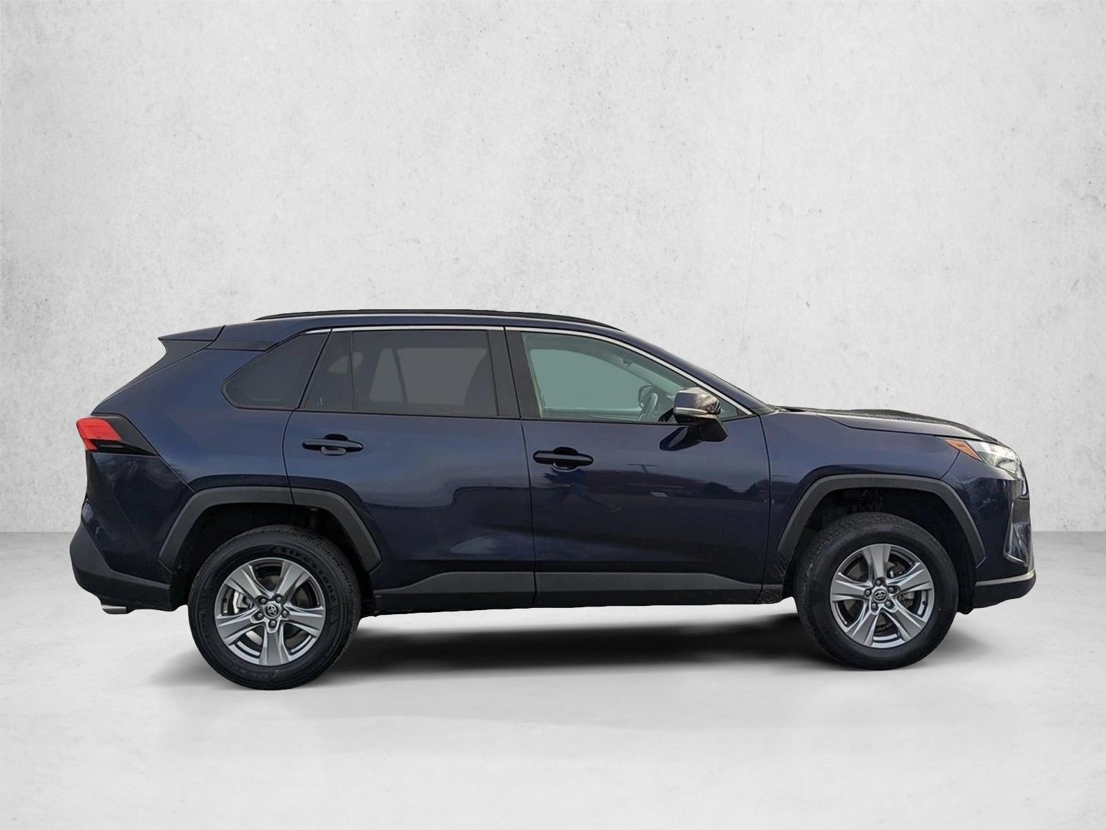 2024 Toyota RAV4 XLE photo 2