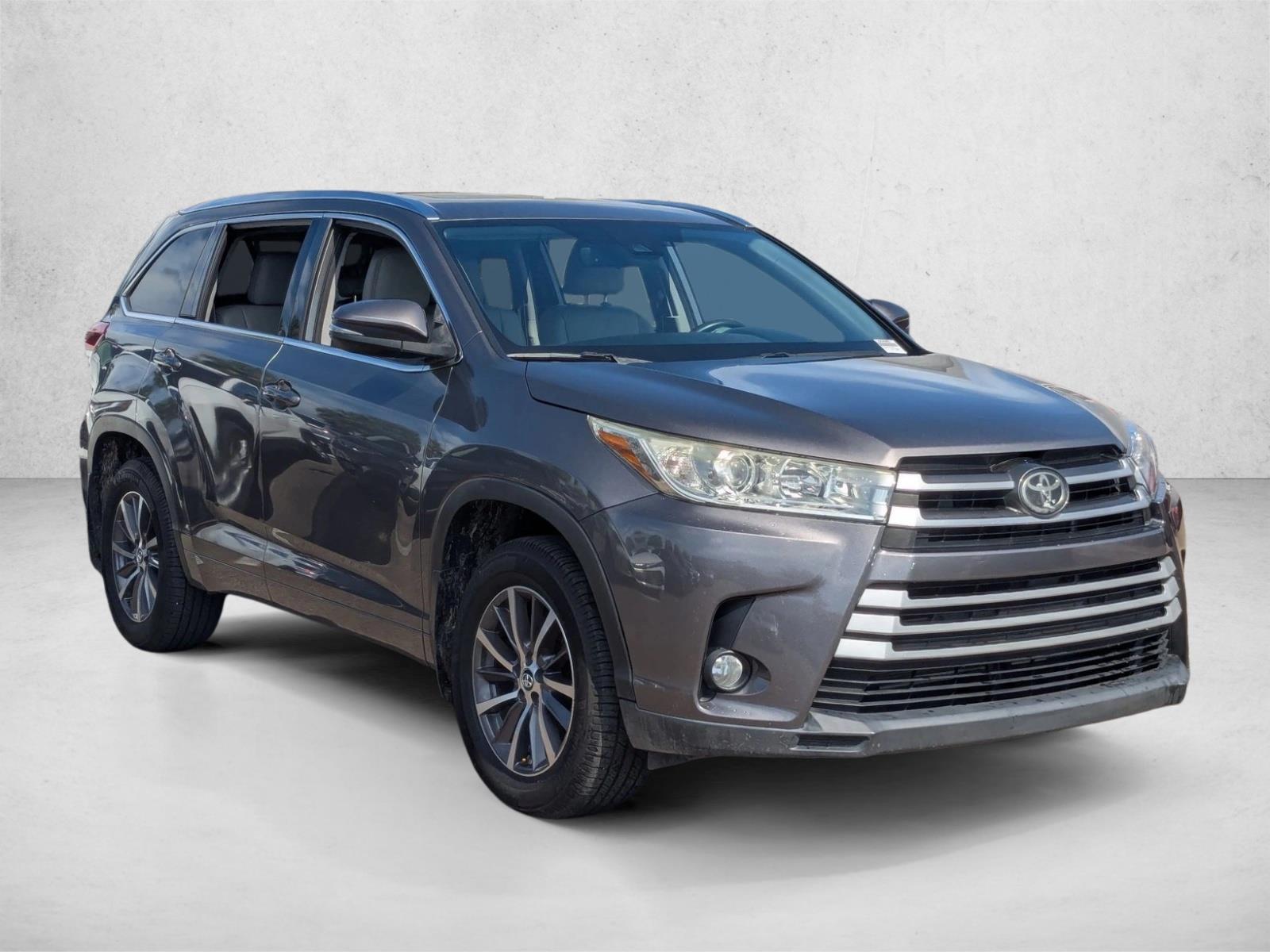 2018 Toyota Highlander XLE photo 3