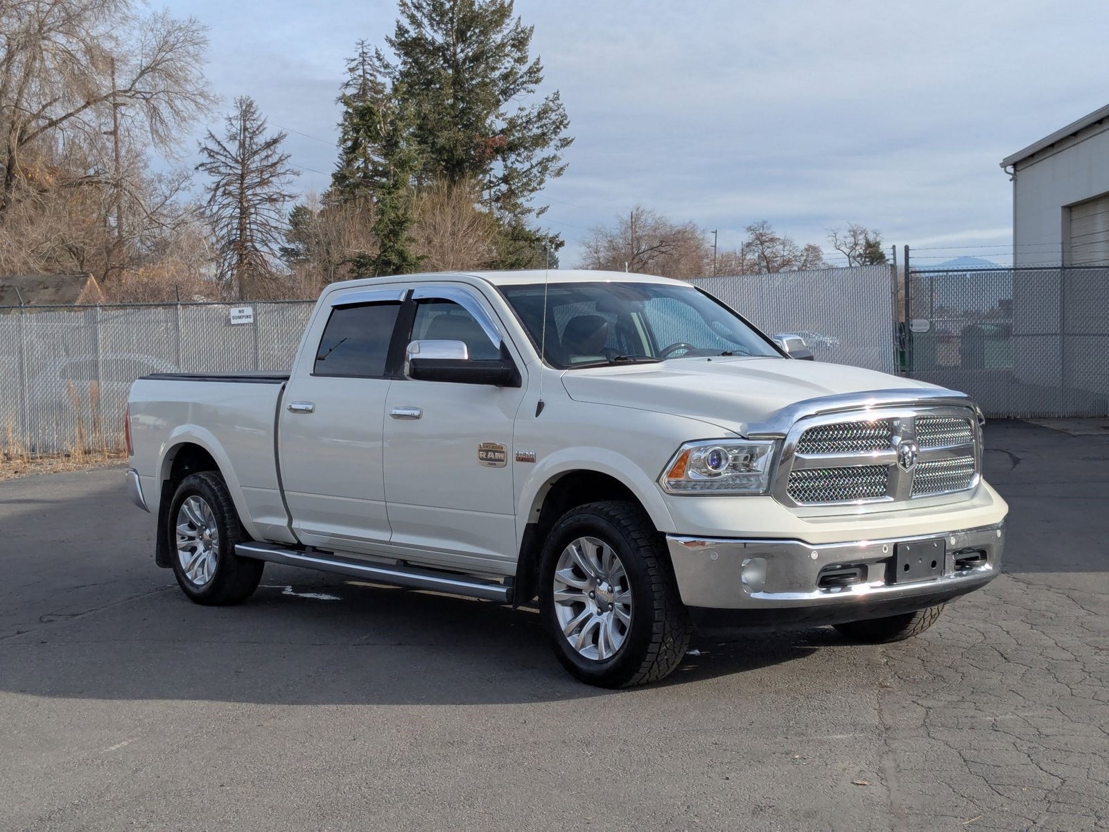 2016 Ram 1500 Longhorn photo 3