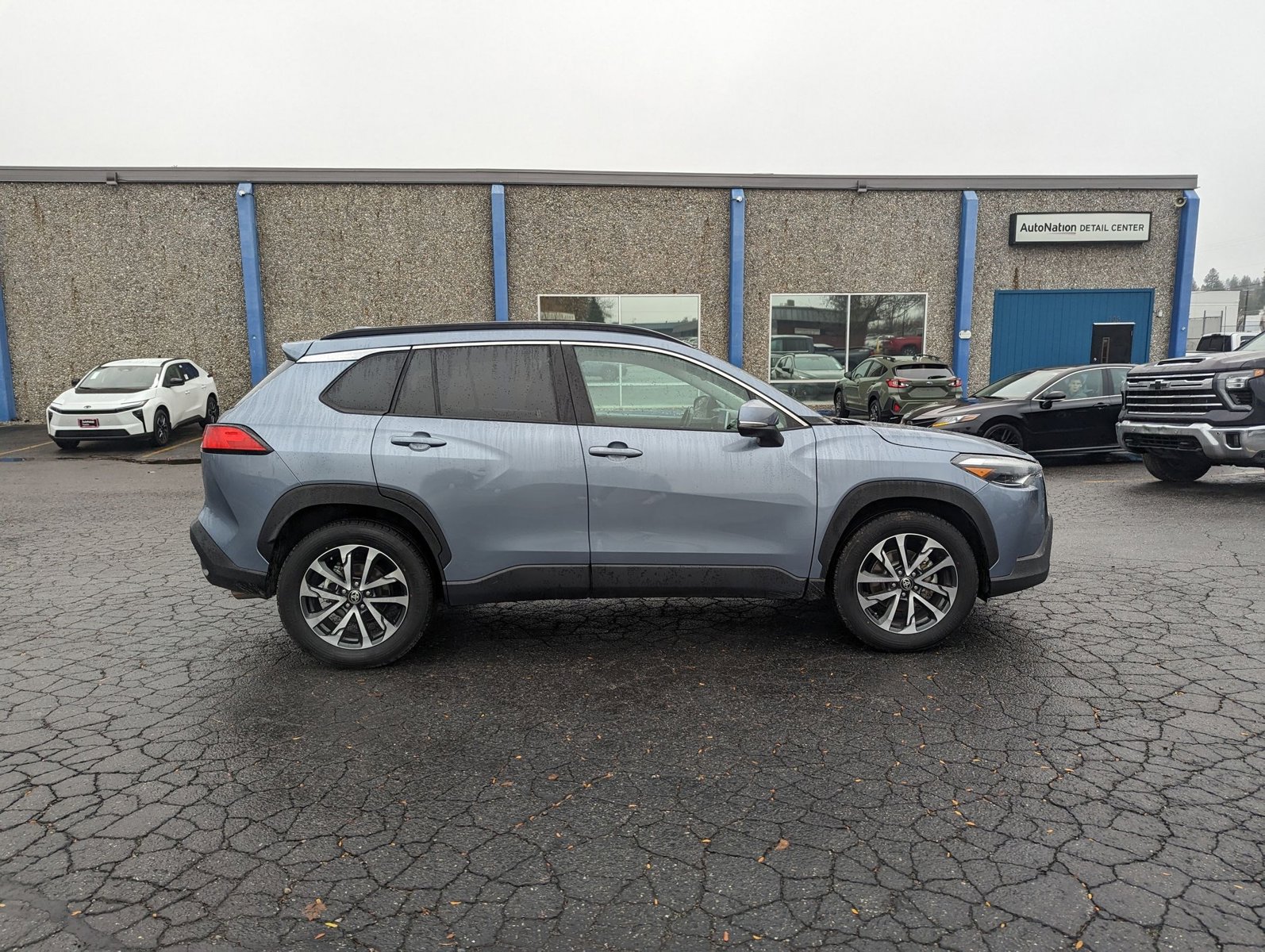 2024 Toyota Corolla Cross XLE photo 4