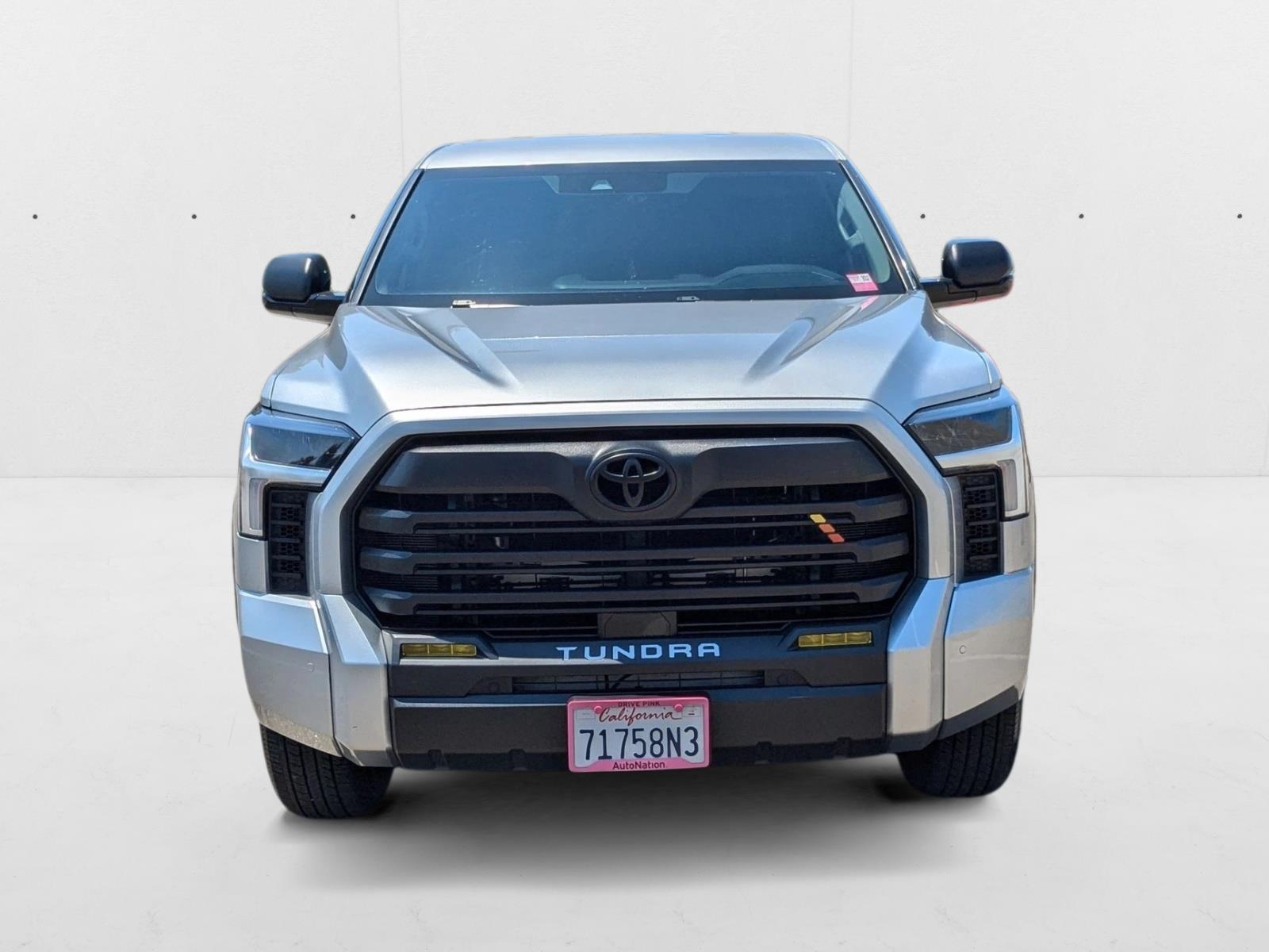 2022 Toyota Tundra SR5 CrewMax photo 2
