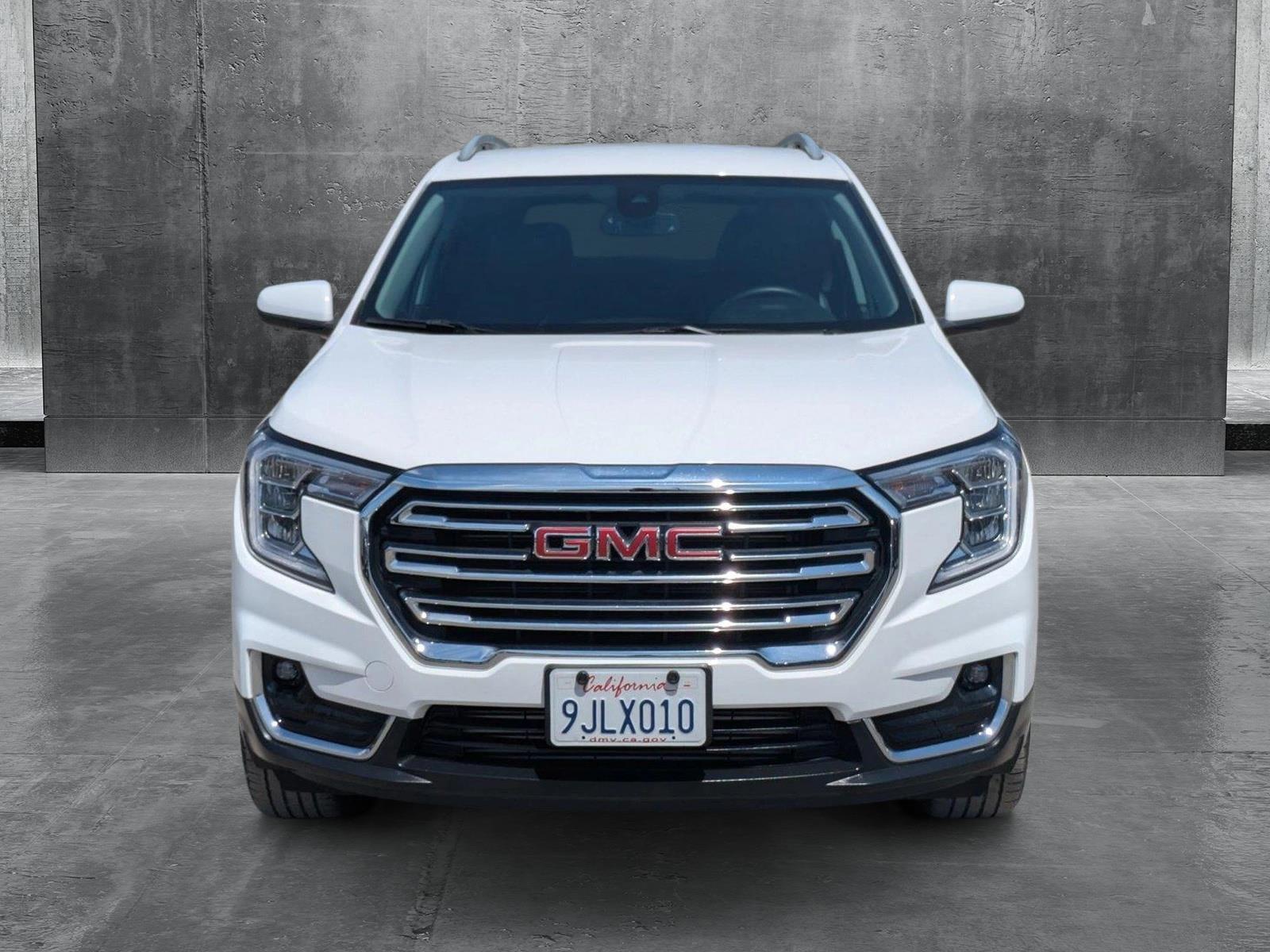 2024 Gmc Terrain SLT photo 2