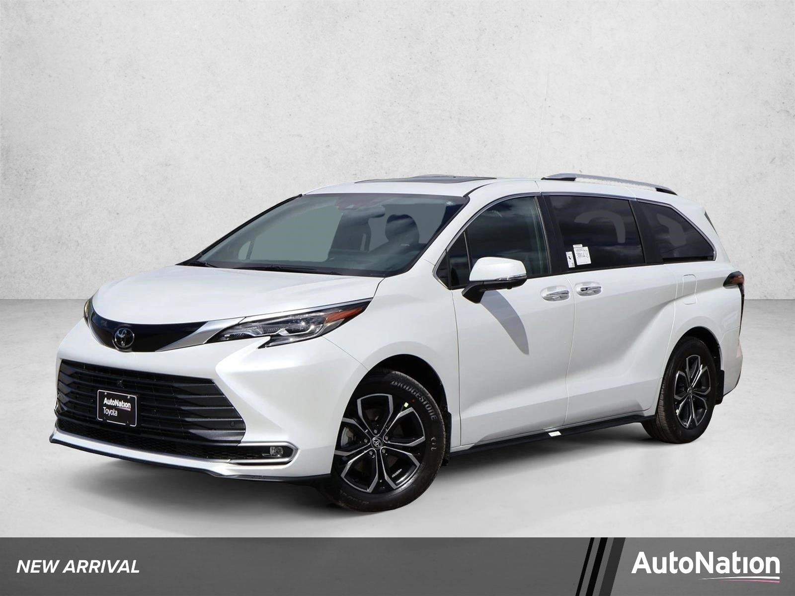 2026 Toyota Sienna Platinum 7-Passenger Hybrid AWD's photo