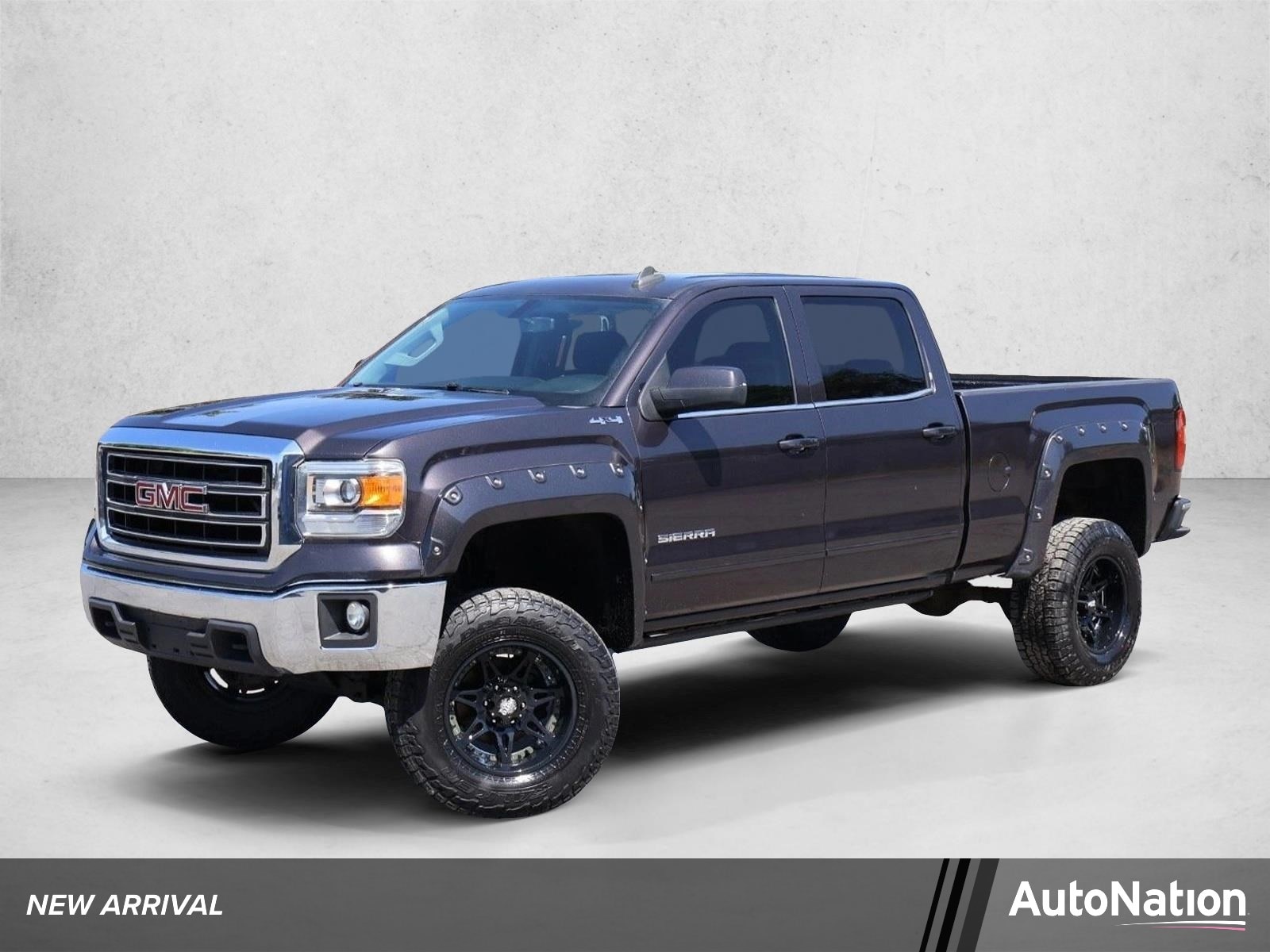 2015 GMC Sierra 4WD Crew Cab SLE SWB's photo