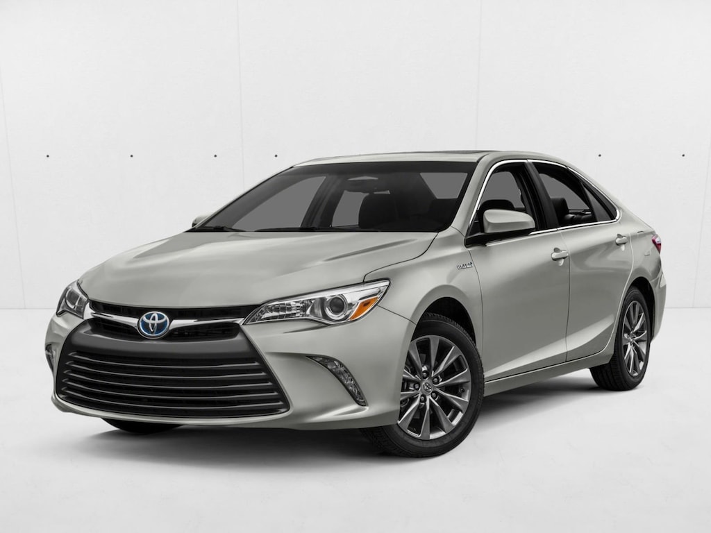 Used 2016 Toyota Camry Hybrid XLE Sedan