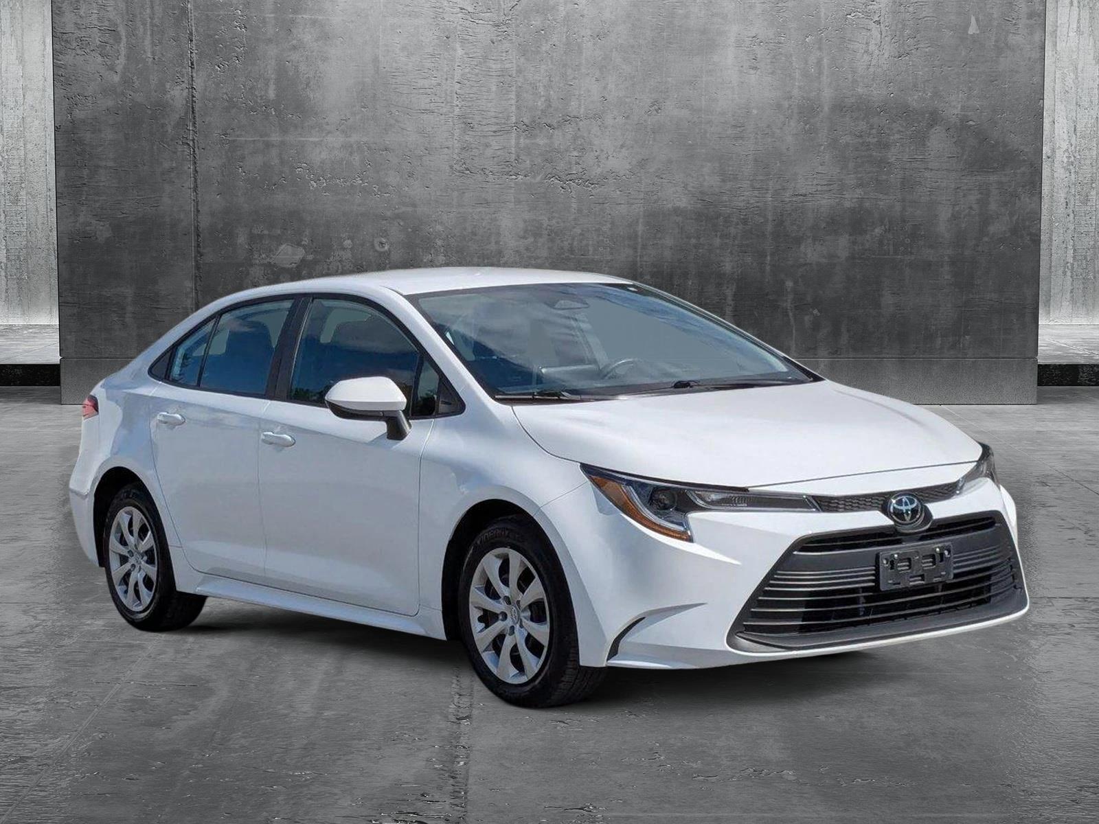 2024 Toyota Corolla LE photo 3
