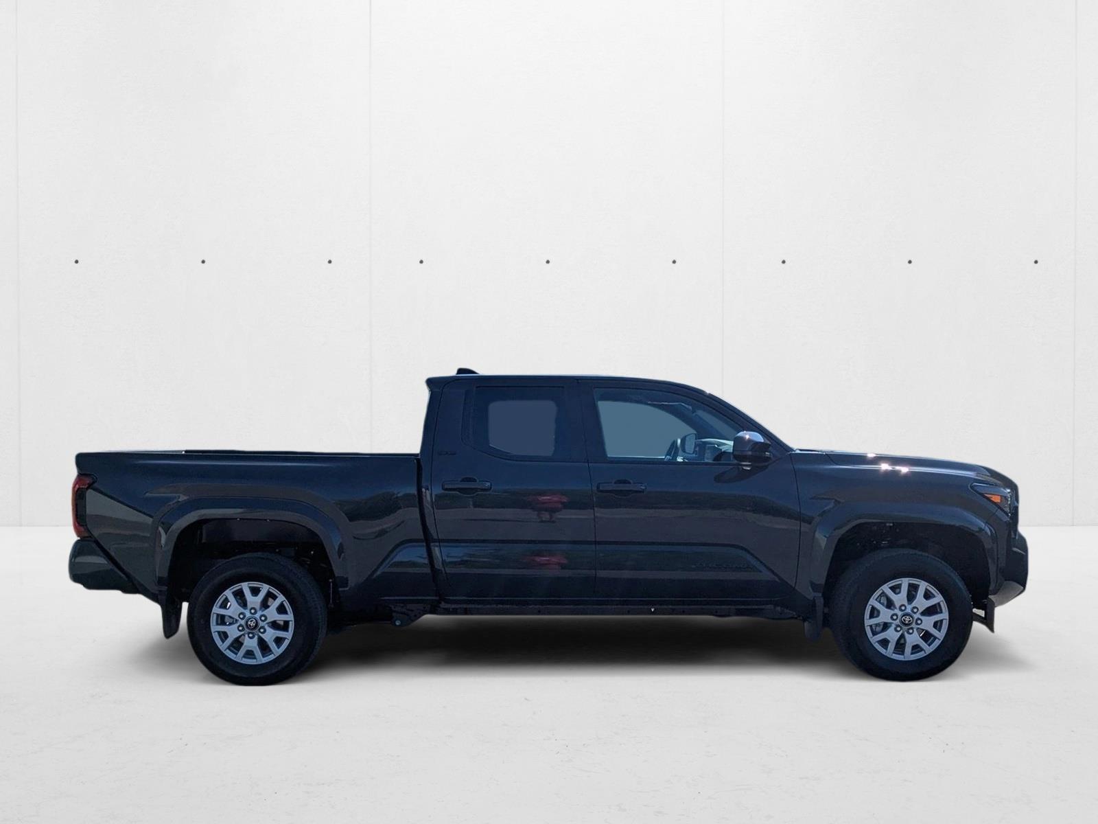 2025 Toyota Tacoma SR5 Double Cab photo 4