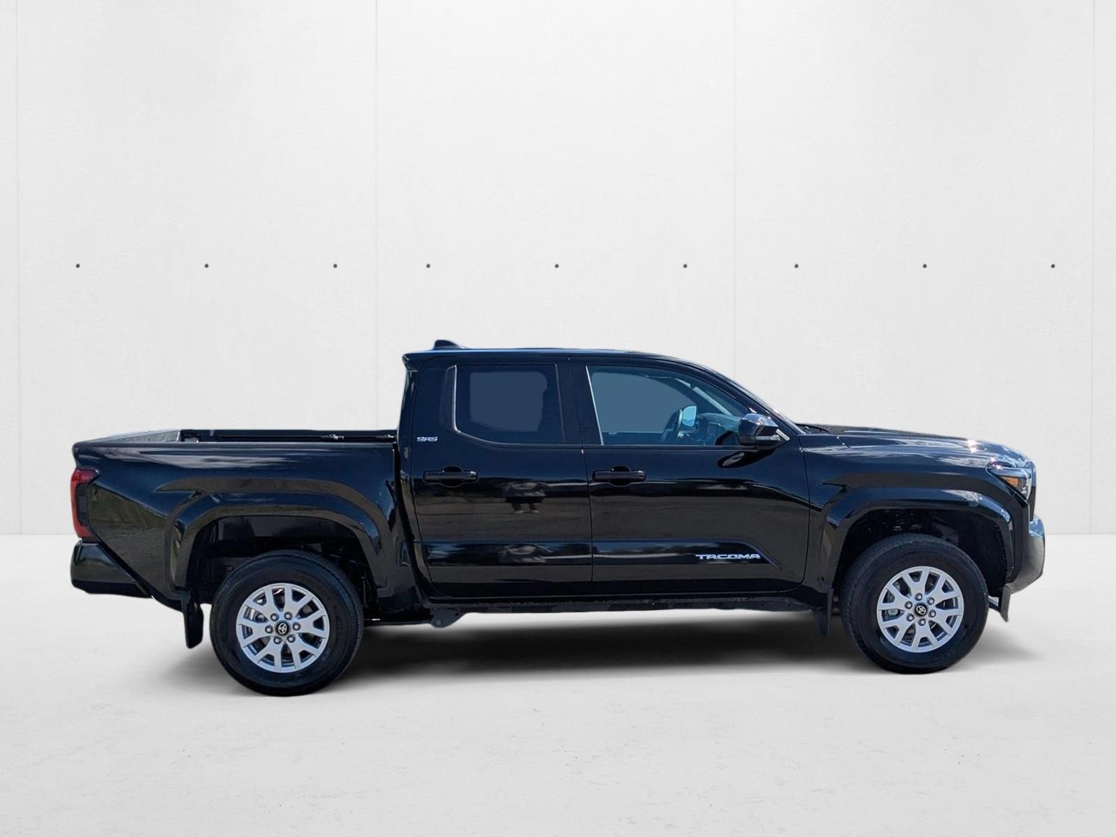 2024 Toyota Tacoma SR5 Double Cab photo 4