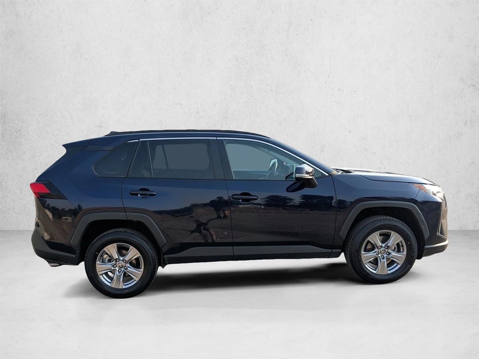 2024 Toyota RAV4 XLE photo 4