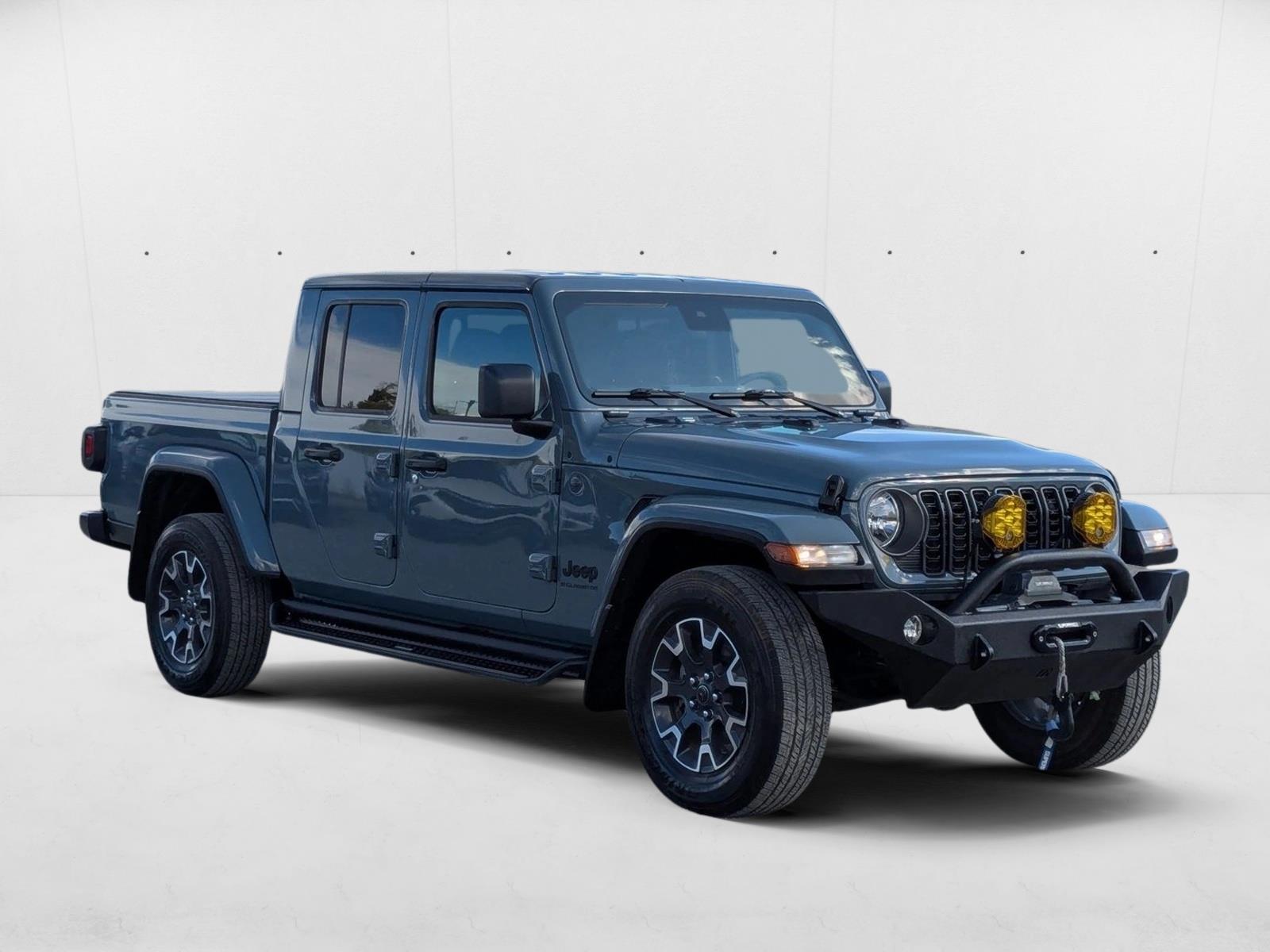 2024 Jeep Gladiator Sport photo 3