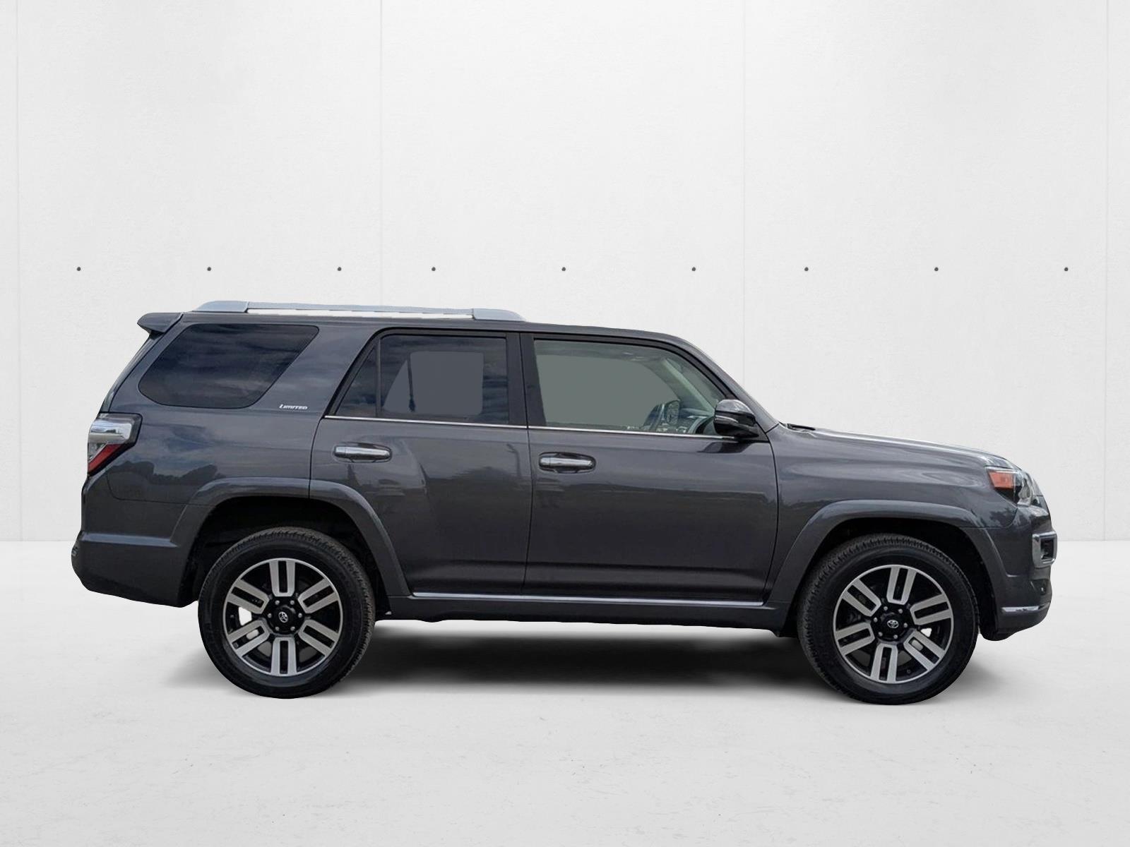 2017 Toyota 4Runner Limited photo 4