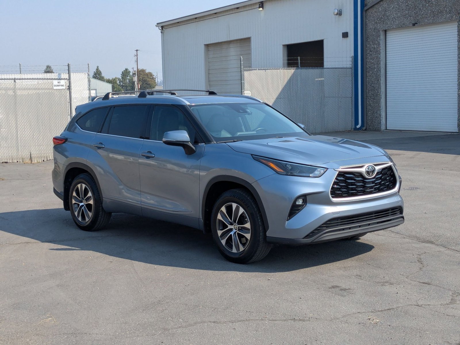 2022 Toyota Highlander XLE photo 3