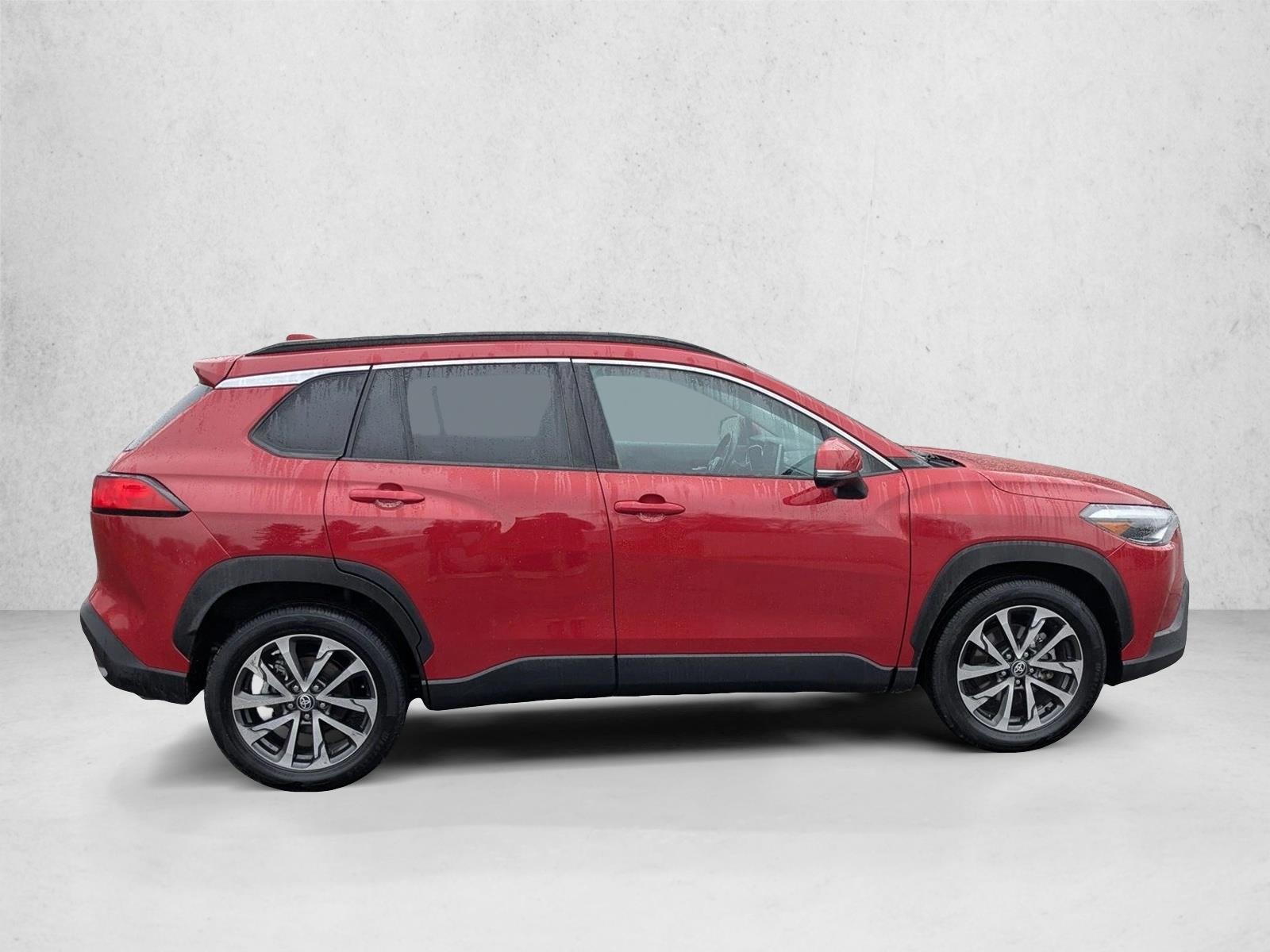 2023 Toyota Corolla Cross XLE photo 4