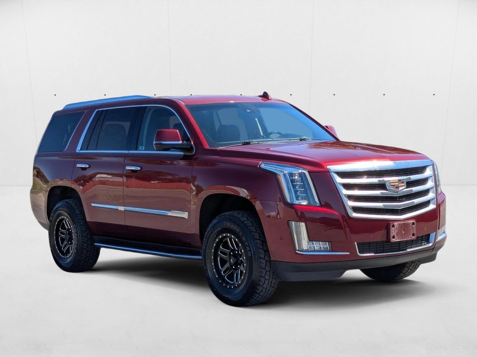 2017 Cadillac Escalade Luxury photo 3