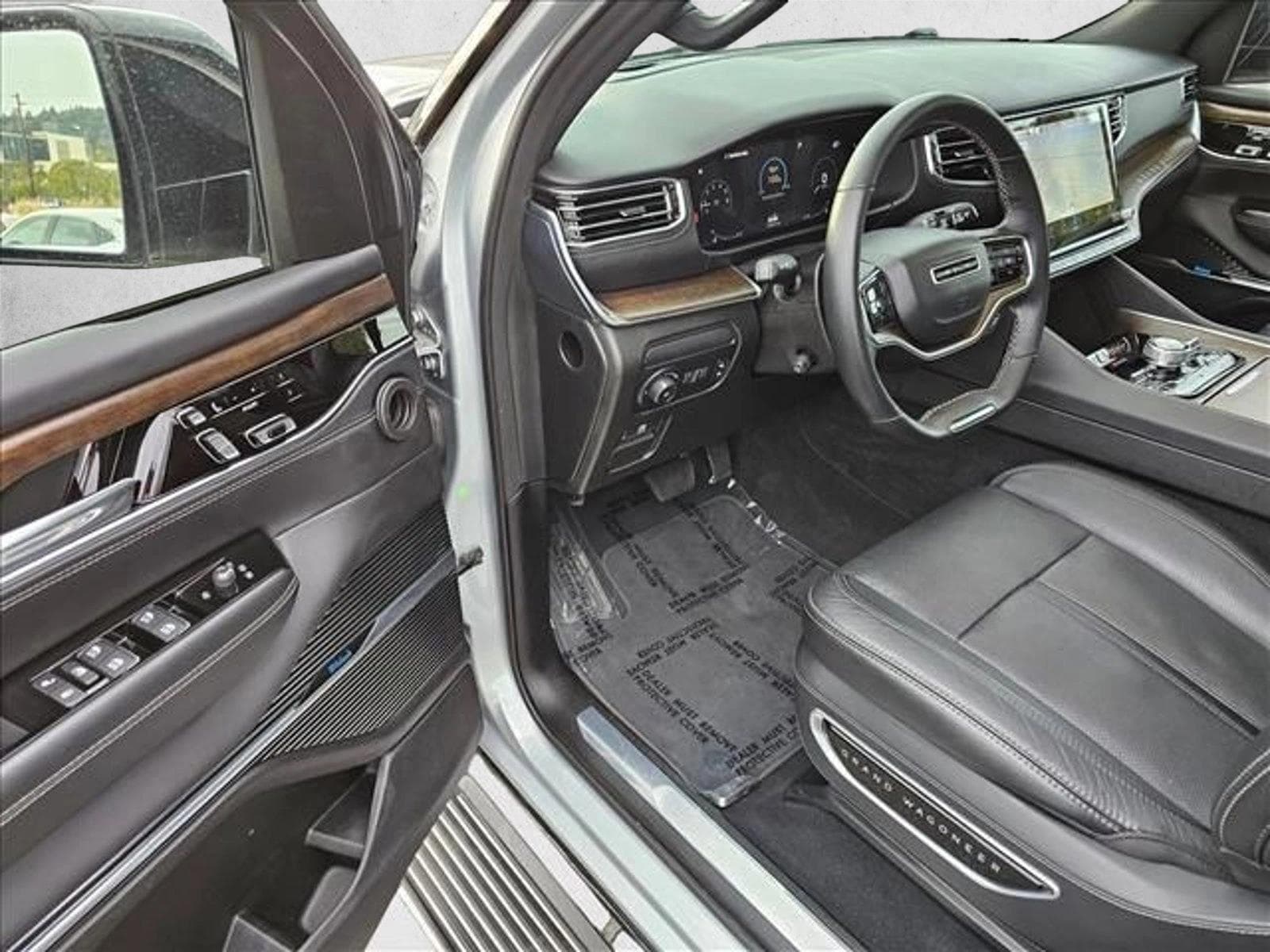 2023 Jeep Grand Wagoneer Series I - Photo 14